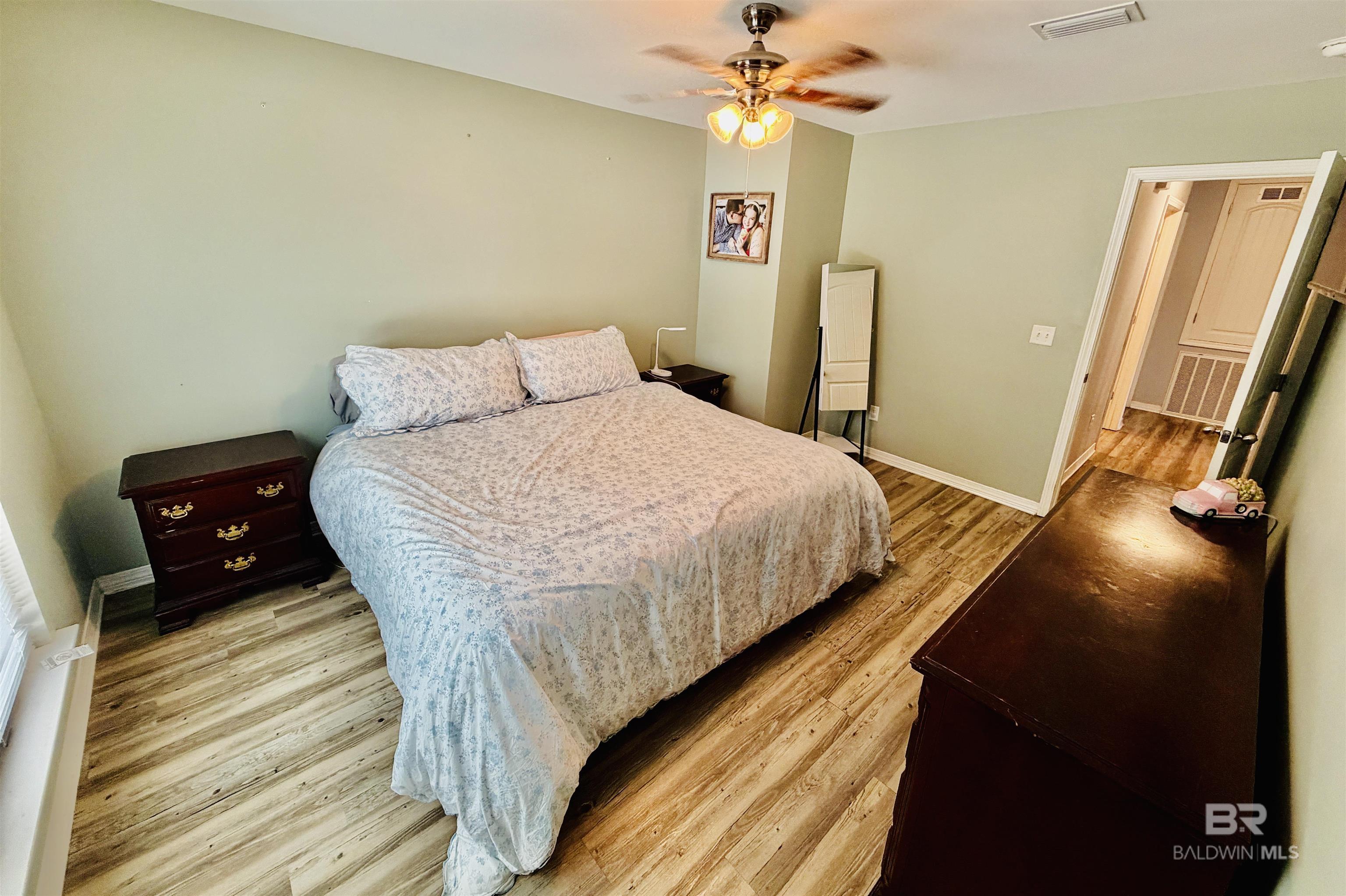 https://zimg.paragon.ice.com/ParagonImages/Property/PG/BCAR/396263/22/0/0/3d05a0e507c273f9a4c4e7819bd07903/7/c8e2fb6776ca5ace046d8609c3e81c00/396263-43788c47-e0fe-4fd7-9e46-ddad4add2802.JPG
