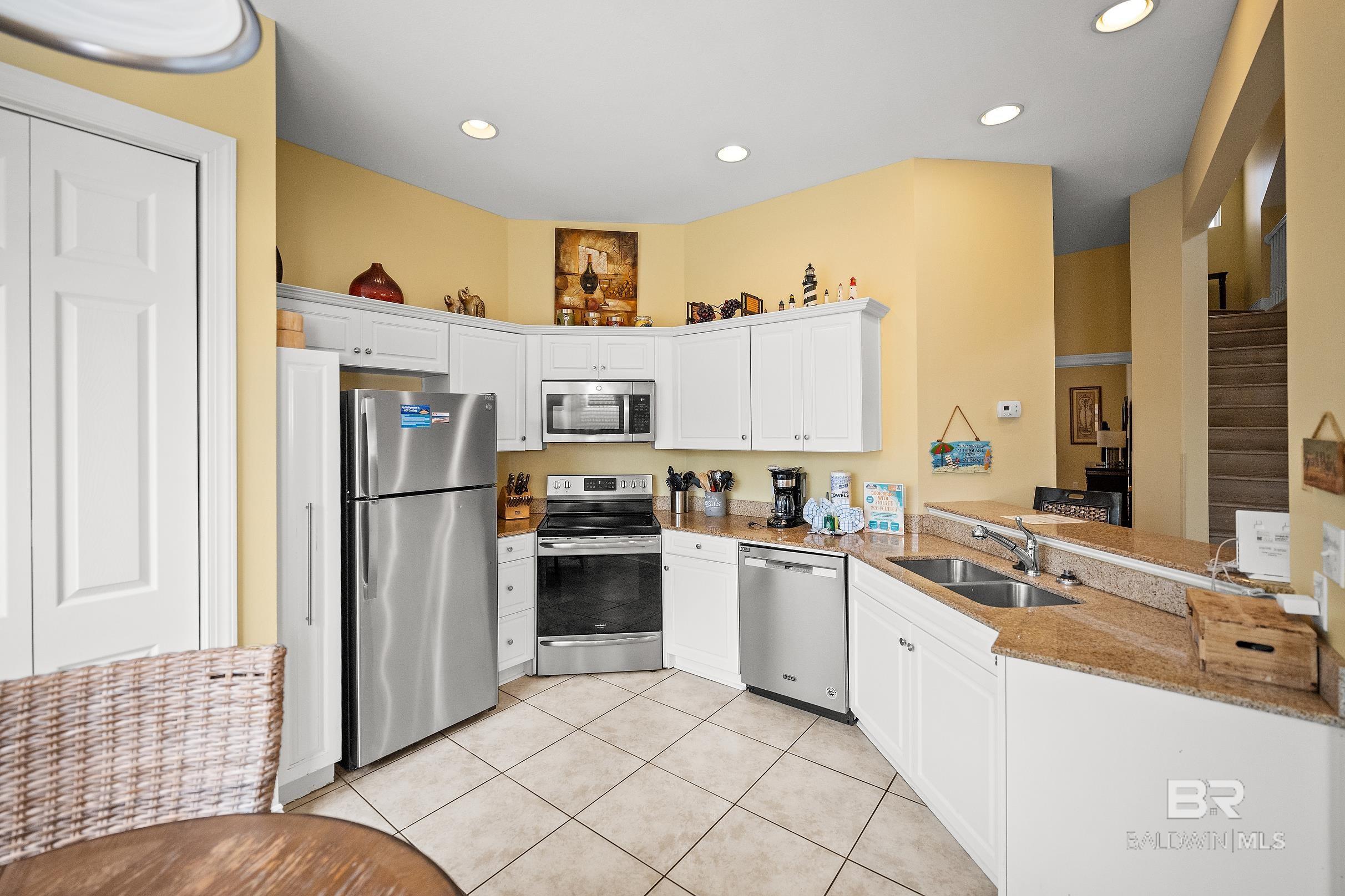 https://zimg.paragon.ice.com/ParagonImages/Property/PG/BCAR/396268/17/0/0/fdd5fe10ecdf73e7be6709dd6f176766/7/b7afdc149fa039d60cd29d55af2479c1/396268-500600b3-2028-46b2-a785-50ebad7f16ae.JPG