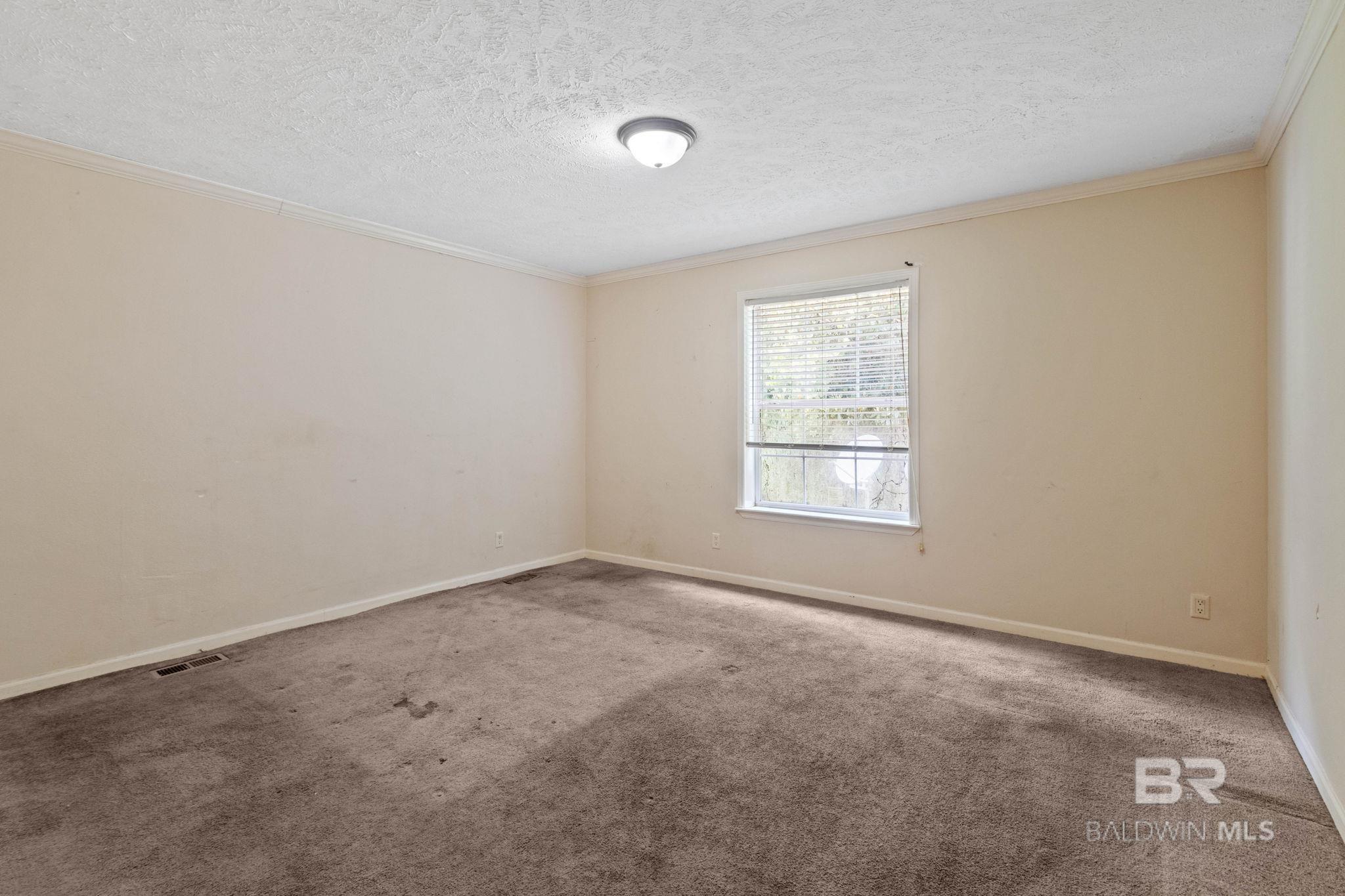 https://zimg.paragon.ice.com/ParagonImages/Property/PG/BCAR/396276/20/0/0/6d3a470705180d4866c81139f466871a/7/ac9448c01632152bef70e60be12dd01d/396276-e4e37df3-ad51-483b-b4ab-d4acd510cbd3.JPG