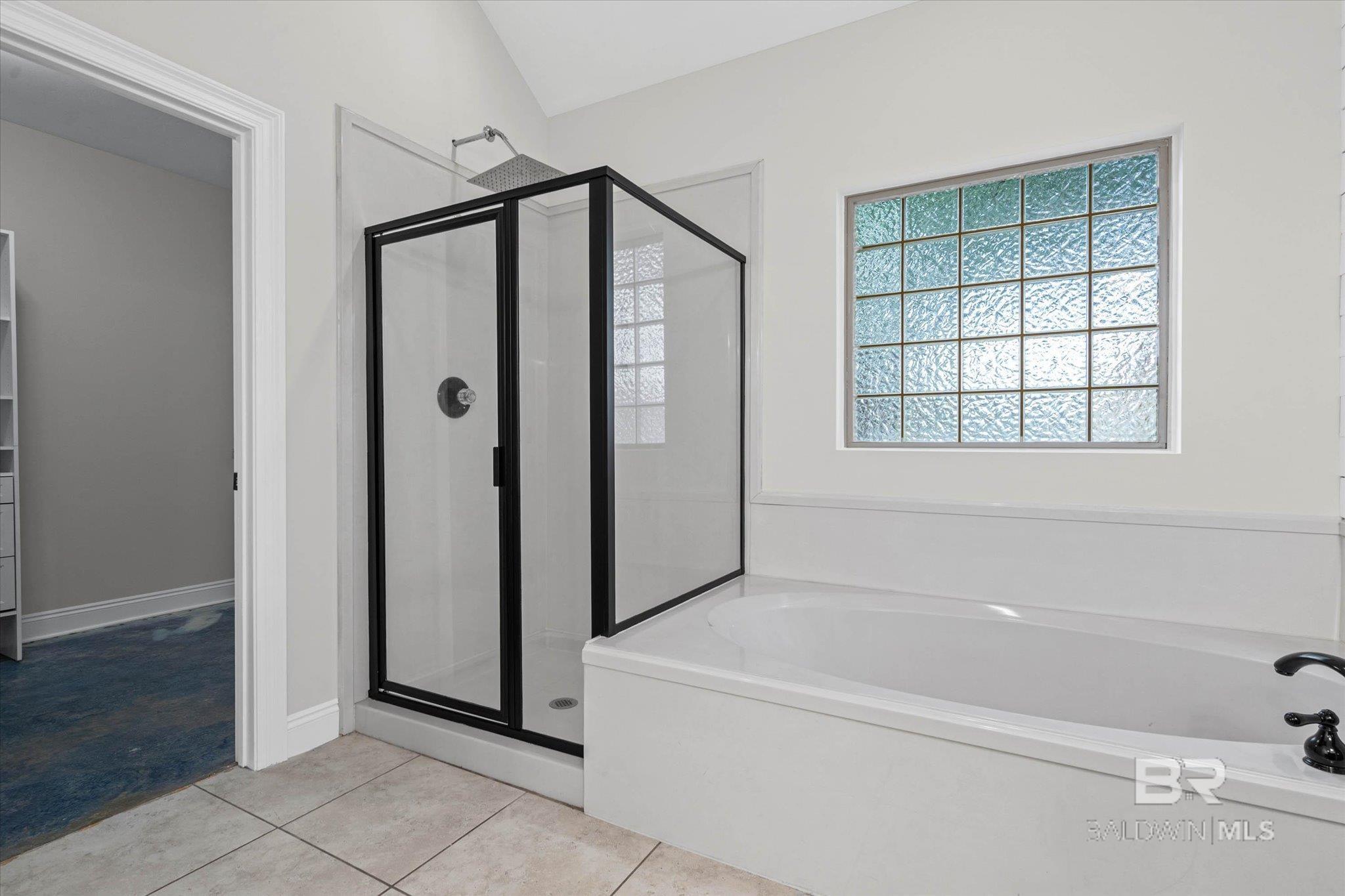 https://zimg.paragon.ice.com/ParagonImages/Property/PG/BCAR/396285/13/0/0/3a00dbd132b5aee214390e83c1ee3401/7/9a097055131ebd882fd6b419052d1e61/396285-271e4ebd-956e-423f-aa54-6ffbe498bd64.JPG