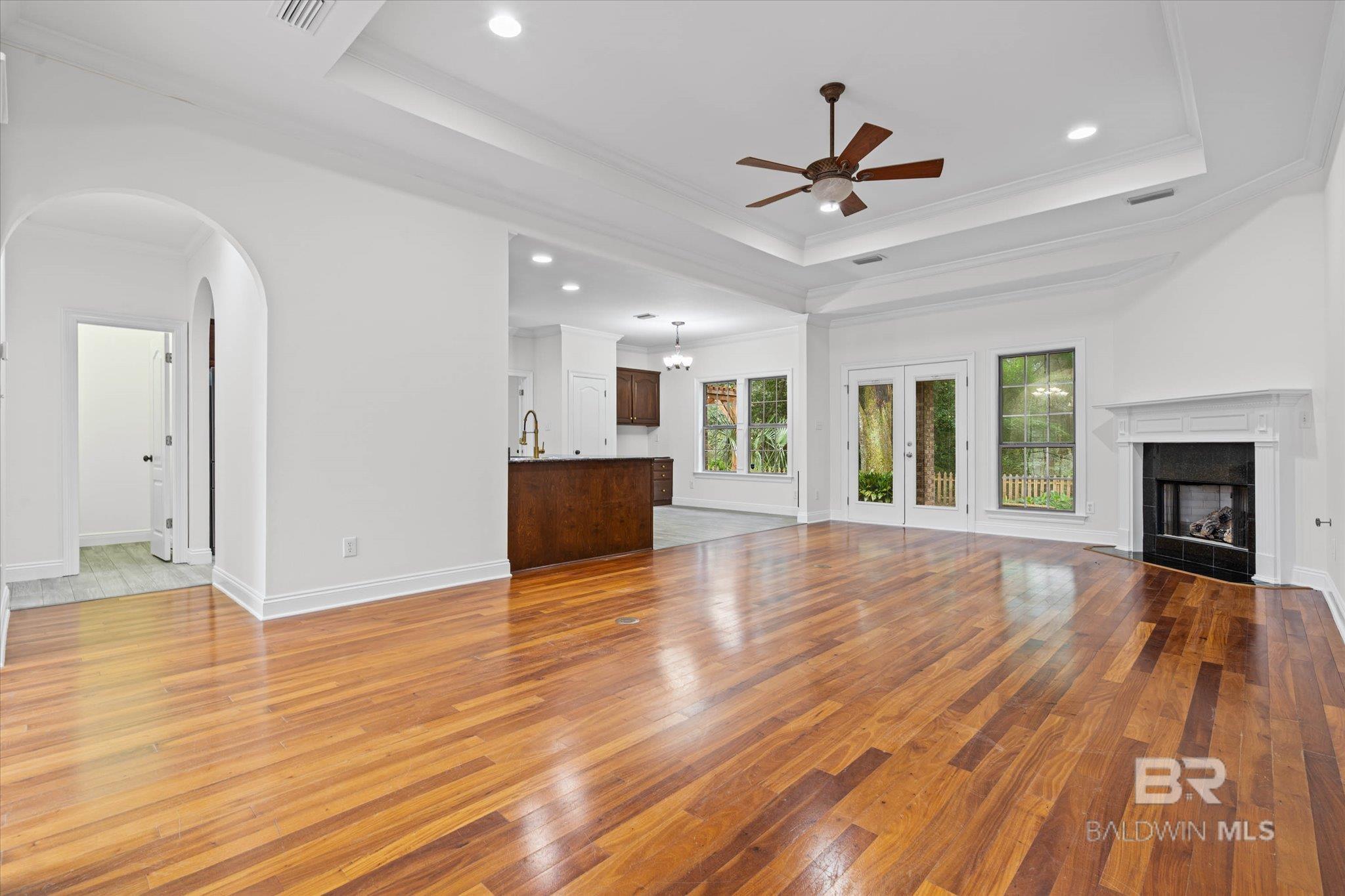 https://zimg.paragon.ice.com/ParagonImages/Property/PG/BCAR/396285/2/0/0/629a28629d4205c4aac4e1a6248d57ba/7/9a097055131ebd882fd6b419052d1e61/396285-edf23b3a-cc74-475b-a3c1-8ae72869fa6d.JPG