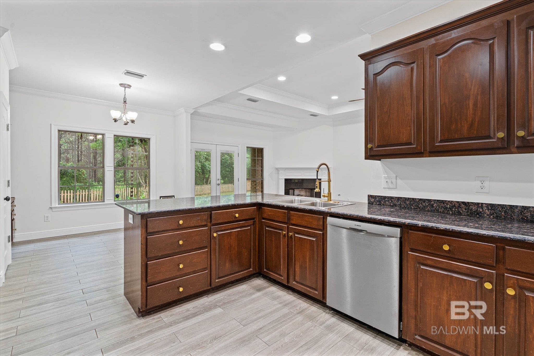 https://zimg.paragon.ice.com/ParagonImages/Property/PG/BCAR/396285/6/0/0/67e802749ee87992c7b48ef1e56956fa/7/9a097055131ebd882fd6b419052d1e61/396285-1db0c7c9-d970-4910-bb3d-3eb082f53077.JPG