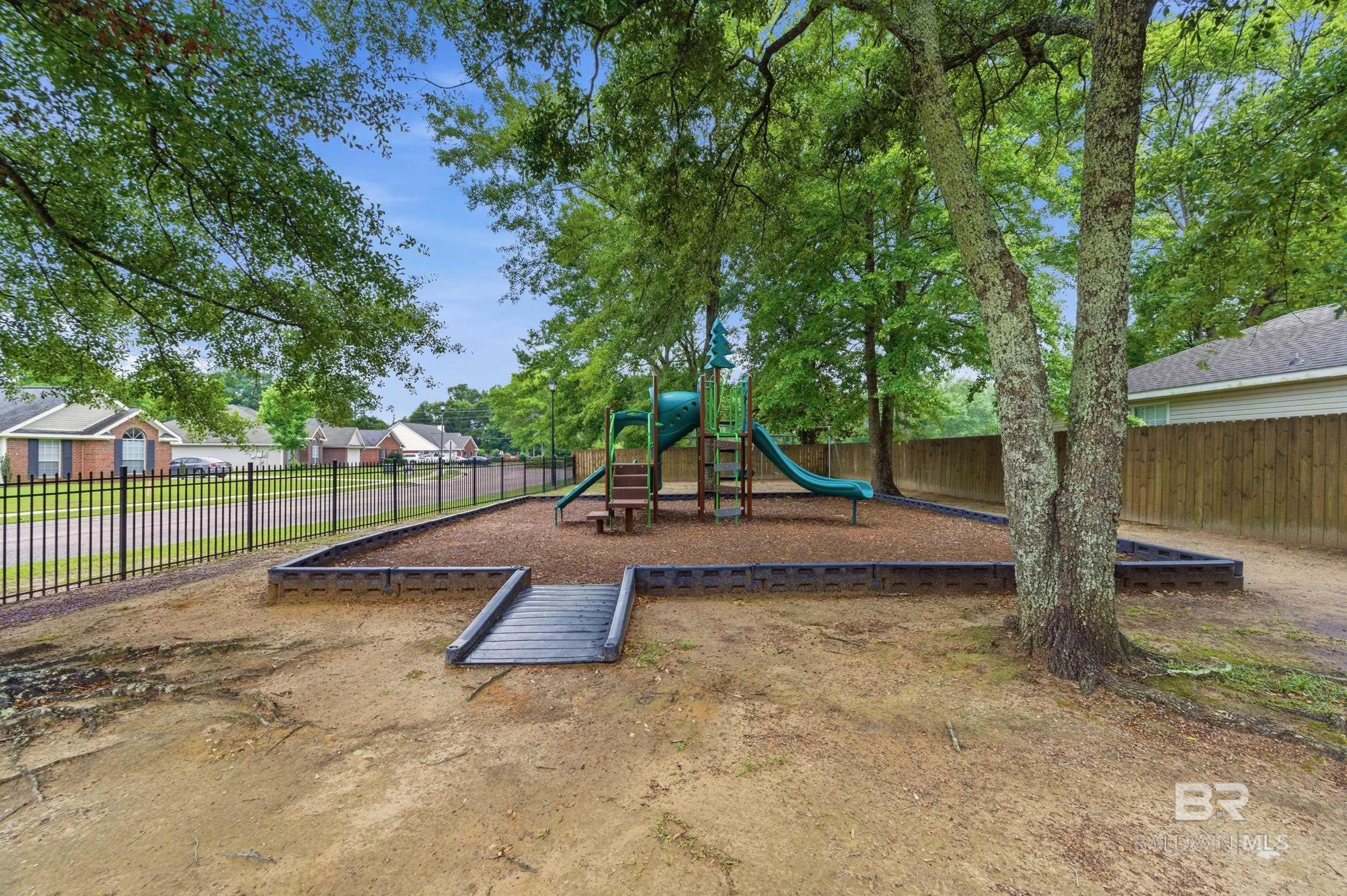 https://zimg.paragon.ice.com/ParagonImages/Property/PG/BCAR/396290/20/0/0/619135e2a8c814b8a93c97c77adcb8e0/7/37d8bed17de12bf512a06bbb32e87048/396290-3eb6b171-51d3-4610-90bc-b75dcaa42613.JPG