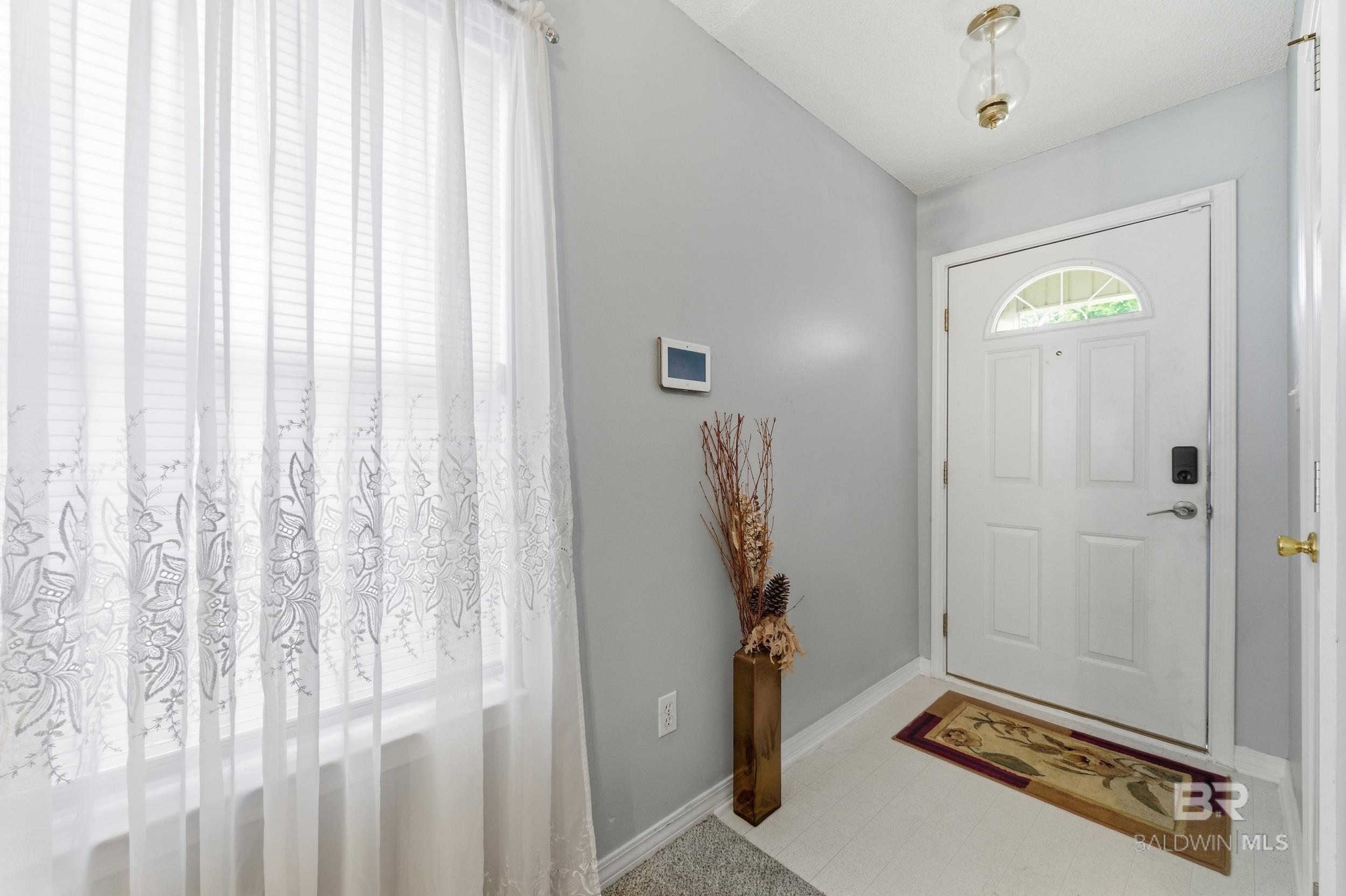 https://zimg.paragon.ice.com/ParagonImages/Property/PG/BCAR/396290/7/0/0/7481afd9da3966a7a815726124475993/7/37d8bed17de12bf512a06bbb32e87048/396290-3f6cc0ed-57ab-47ba-83b7-82e2ee027f6f.JPG