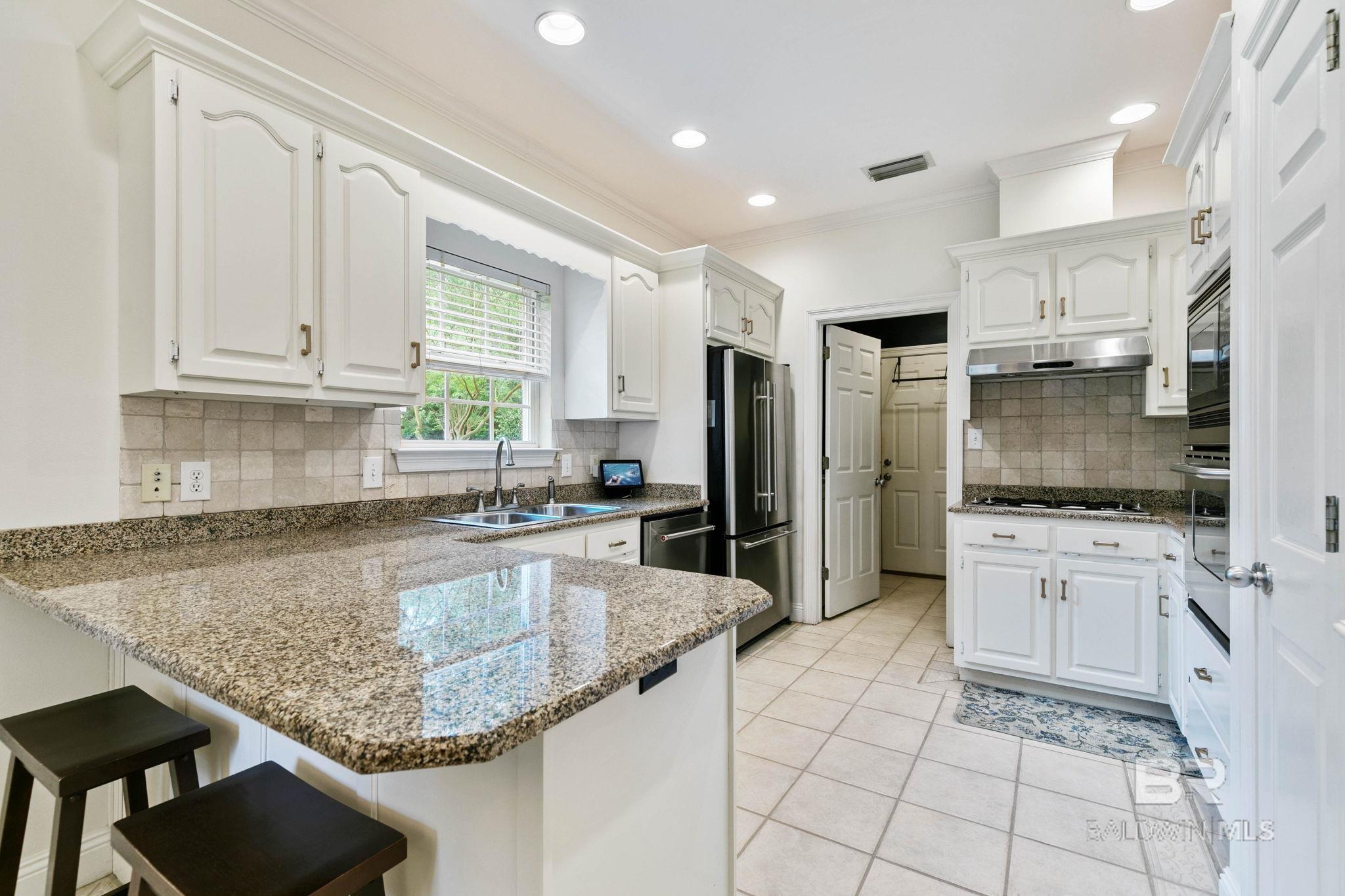 https://zimg.paragon.ice.com/ParagonImages/Property/PG/BCAR/396316/23/0/0/d81c0591bf2093eb57619fa9327b6f3b/7/53faa763ba136af375bcf3e5b1e32b97/396316-dae28728-67be-46ff-83bc-29b50d866ebe.JPG