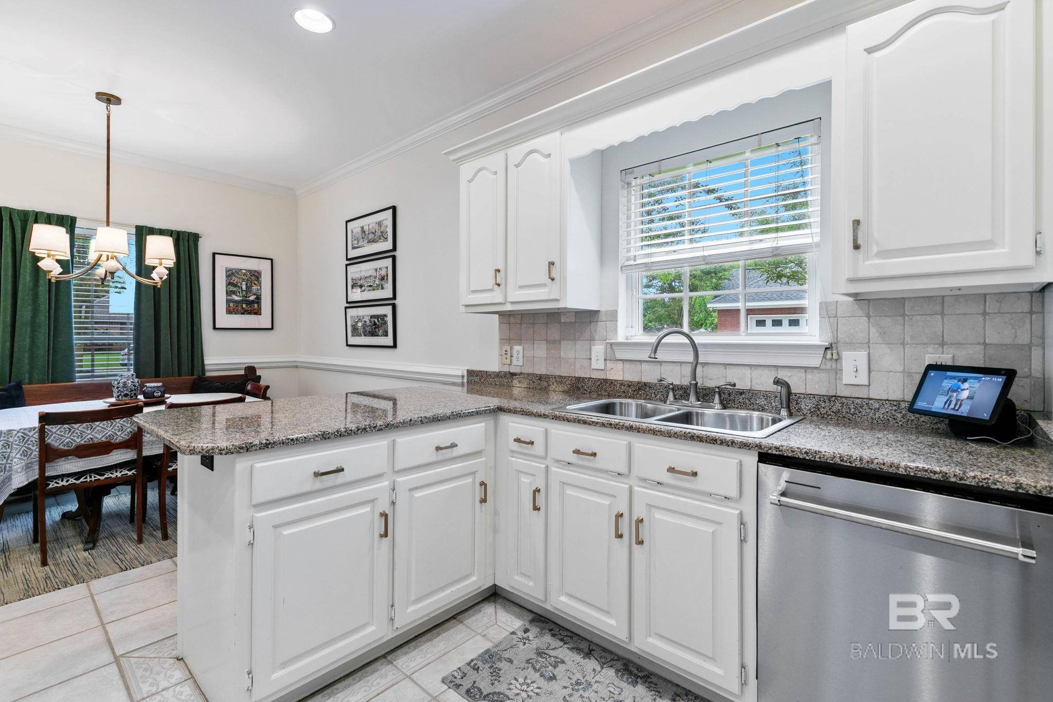 https://zimg.paragon.ice.com/ParagonImages/Property/PG/BCAR/396316/25/0/0/61167344dfdff3859750794cc6b960be/7/53faa763ba136af375bcf3e5b1e32b97/396316-bad6a72f-3a02-41ce-ad2e-5e3e80bb5ead.JPG