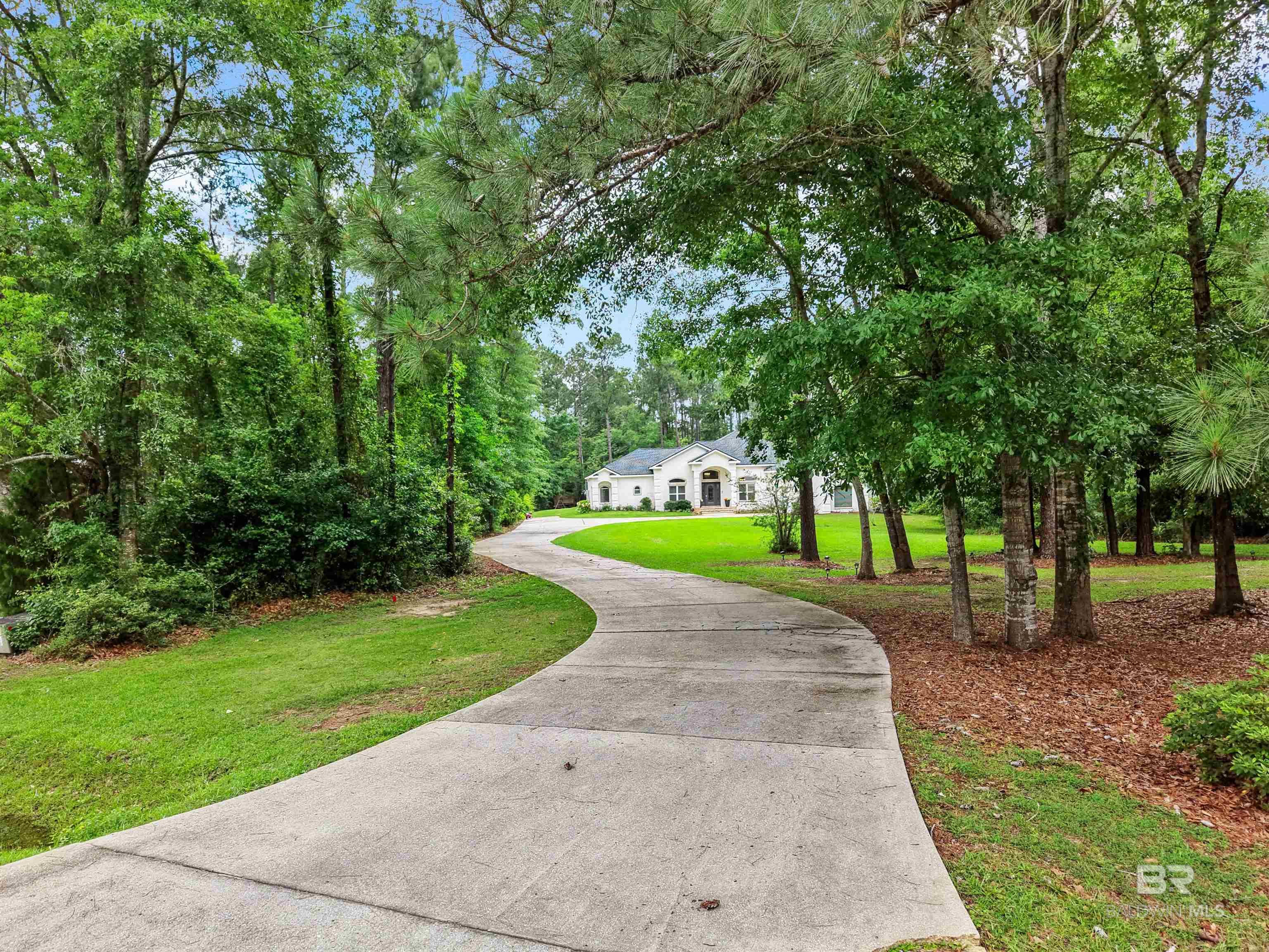https://zimg.paragon.ice.com/ParagonImages/Property/PG/BCAR/396340/1/0/0/4b350a4934eab4409ad945a7c3605576/7/bb465c573f6b32f35835149cddd8da61/396340-38b0cd71-49bd-42d5-bd5c-c325624b2cae.JPG