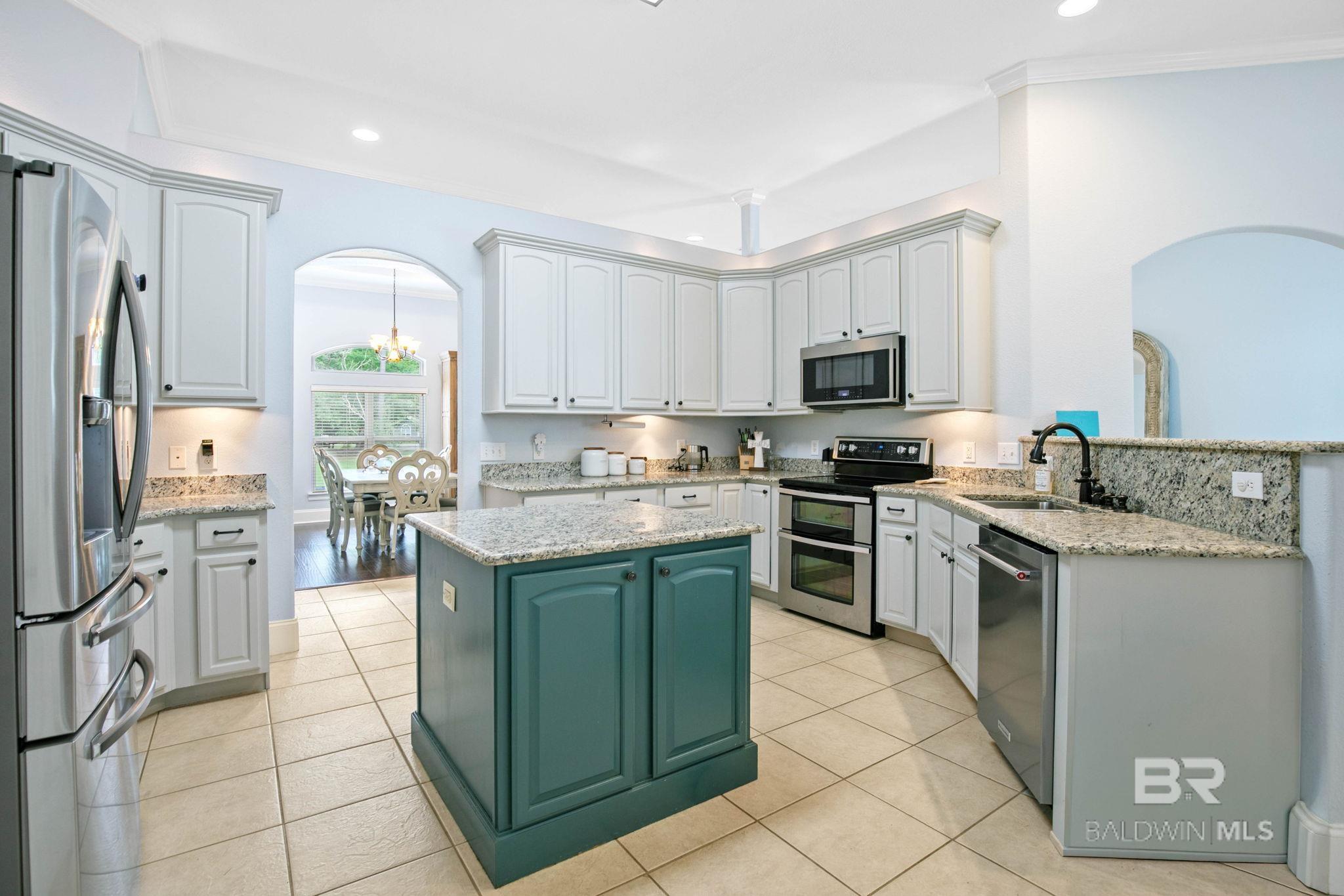 https://zimg.paragon.ice.com/ParagonImages/Property/PG/BCAR/396340/23/0/0/4d9daf17f46c6c9ec40b756196fda08e/7/bb465c573f6b32f35835149cddd8da61/396340-3df9761a-669c-46e8-baff-141a68f7a88f.JPG