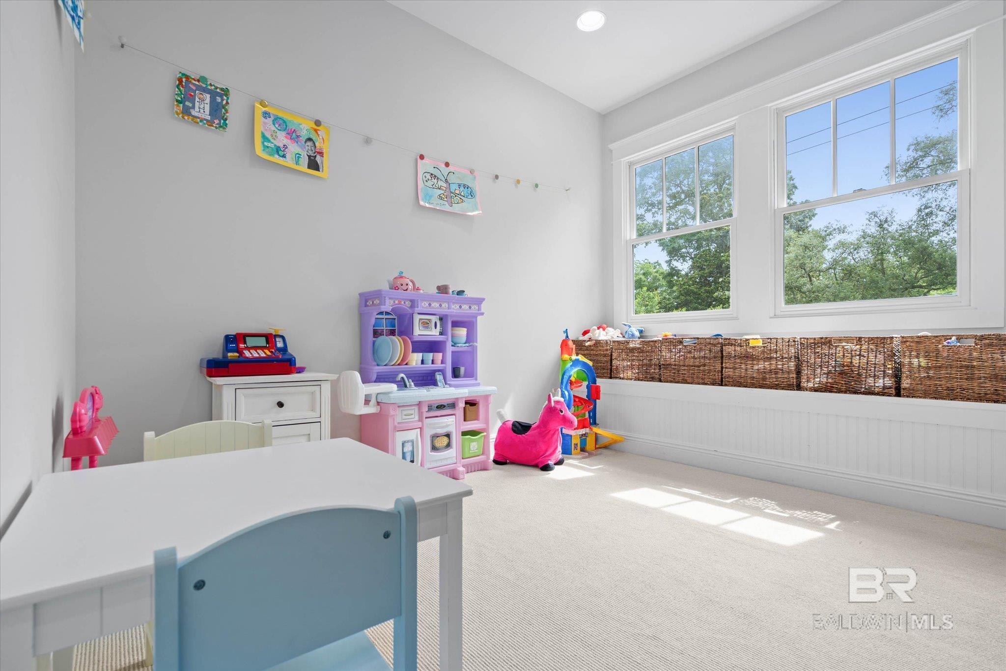 https://zimg.paragon.ice.com/ParagonImages/Property/PG/BCAR/396447/16/0/0/3b408a778a65afc4af43cb4d051302d5/7/1e437d0074c33b10074748715cf584c3/396447-f87a6dd6-ff3c-4d4c-ae9a-a6a8c6b376cc.JPG