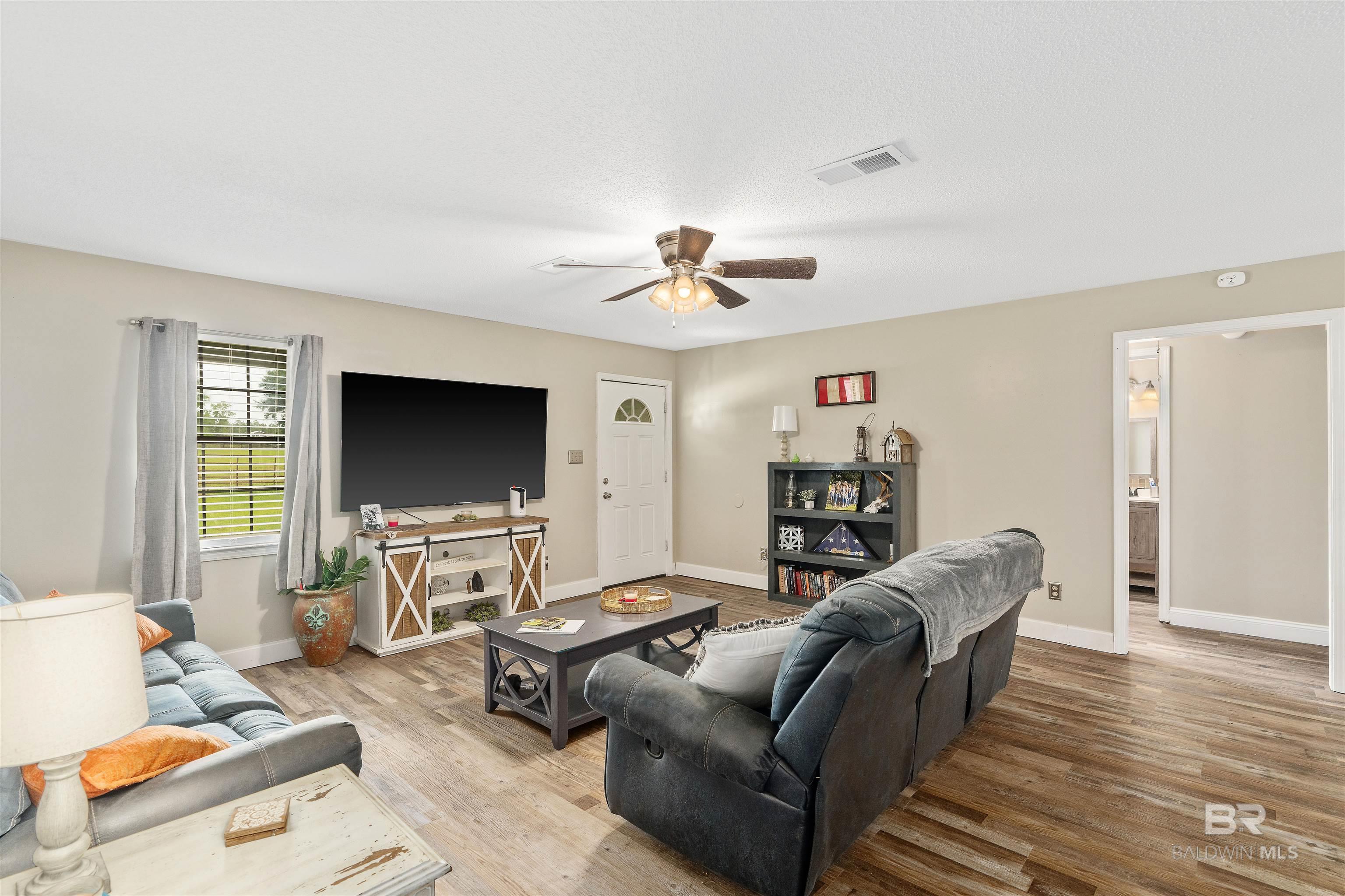 https://zimg.paragon.ice.com/ParagonImages/Property/PG/BCAR/396449/13/0/0/5662de897ce389b98e799e468835adce/7/c7ad5332e110620ae76fe7b3be91f51a/396449-09205a64-7447-4242-936d-9752cc1139f5.JPG