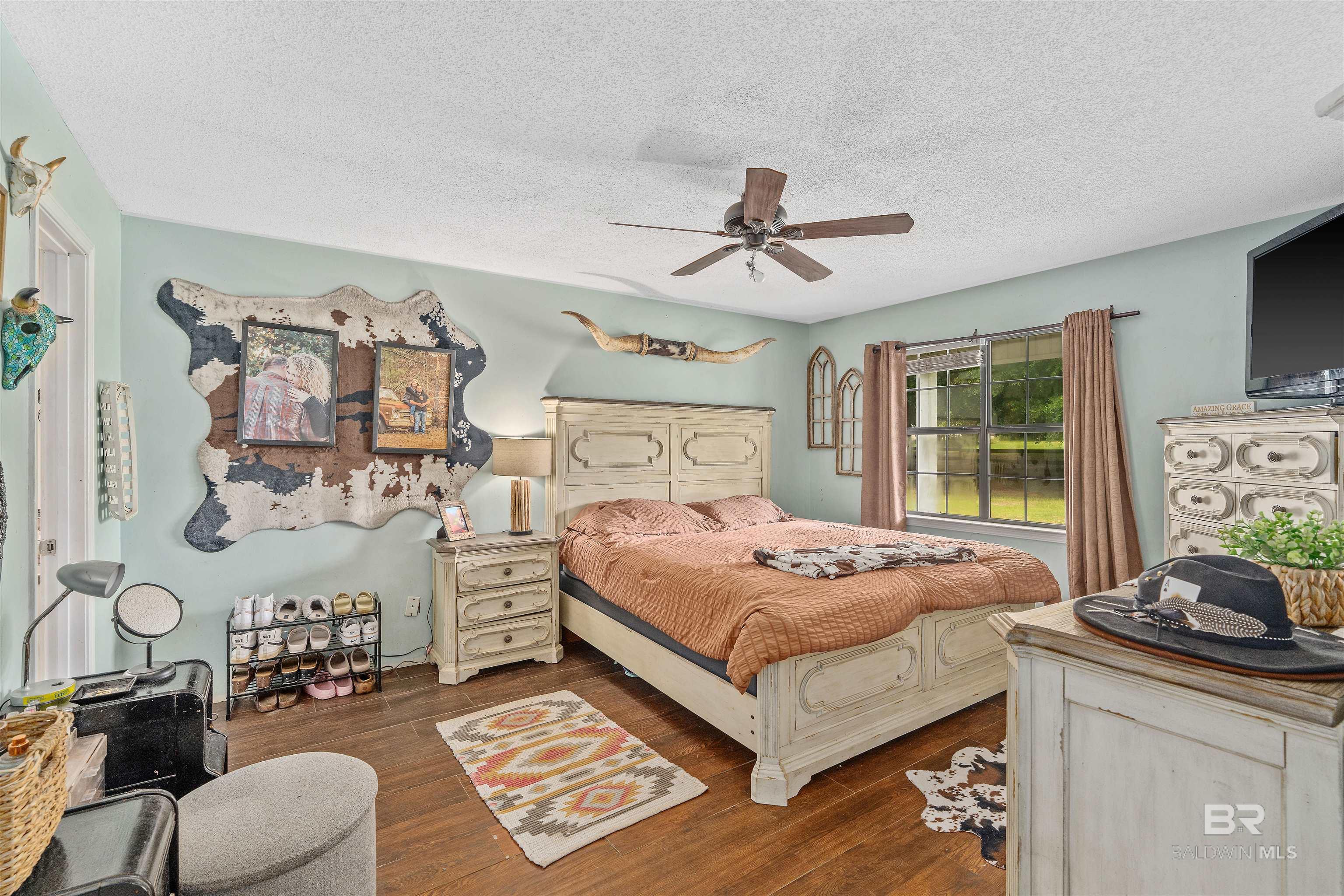 https://zimg.paragon.ice.com/ParagonImages/Property/PG/BCAR/396449/17/0/0/7320ec6704b9c9ec0dd5e264077f2c90/7/c7ad5332e110620ae76fe7b3be91f51a/396449-ed4c49d2-eae2-4a40-85e4-c969c550c2c7.JPG