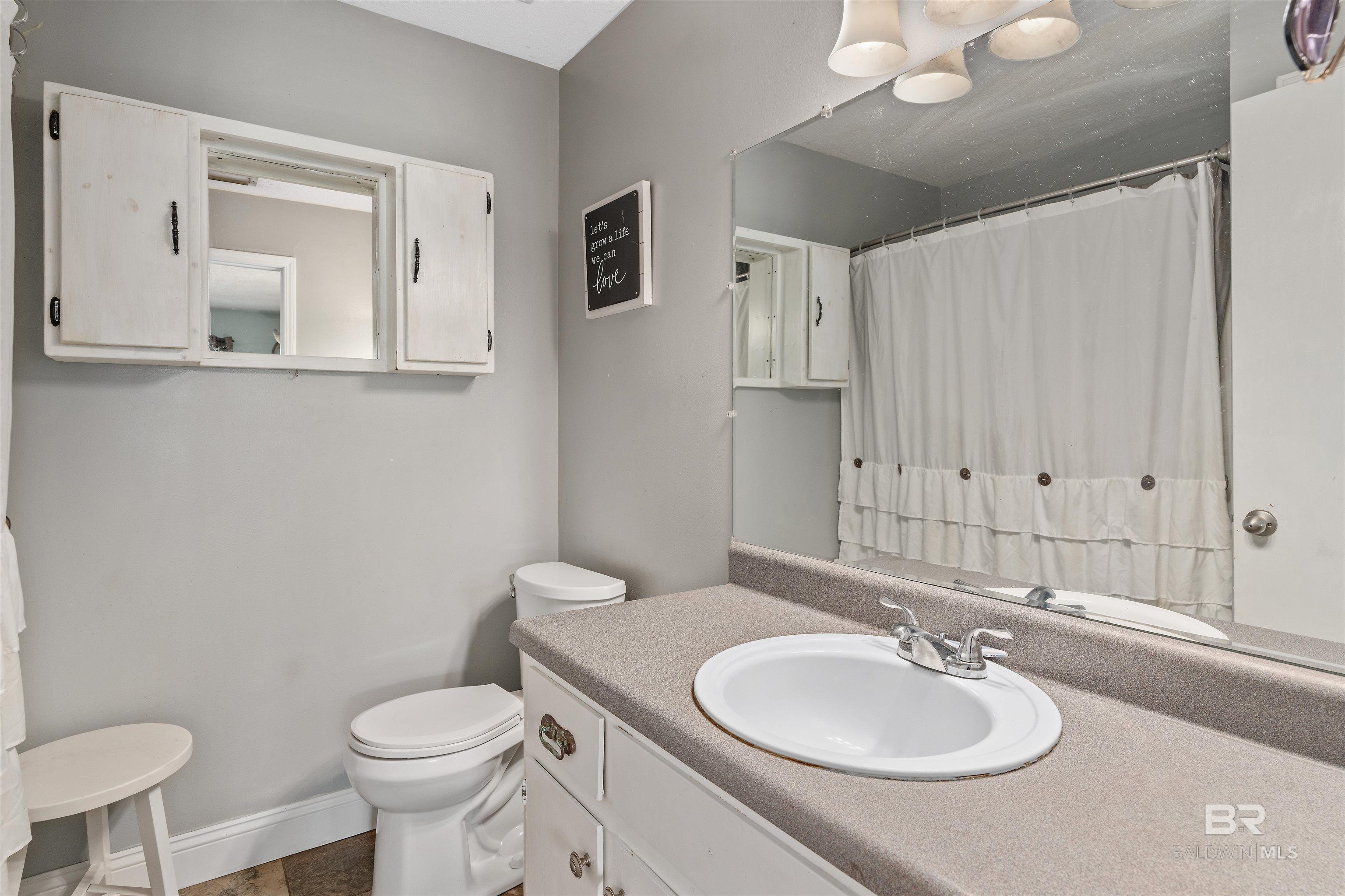 https://zimg.paragon.ice.com/ParagonImages/Property/PG/BCAR/396449/18/0/0/5bc749f188af254c4a3896ddb59318b4/7/c7ad5332e110620ae76fe7b3be91f51a/396449-a78469d4-83fe-417b-be36-03c1c69de567.JPG