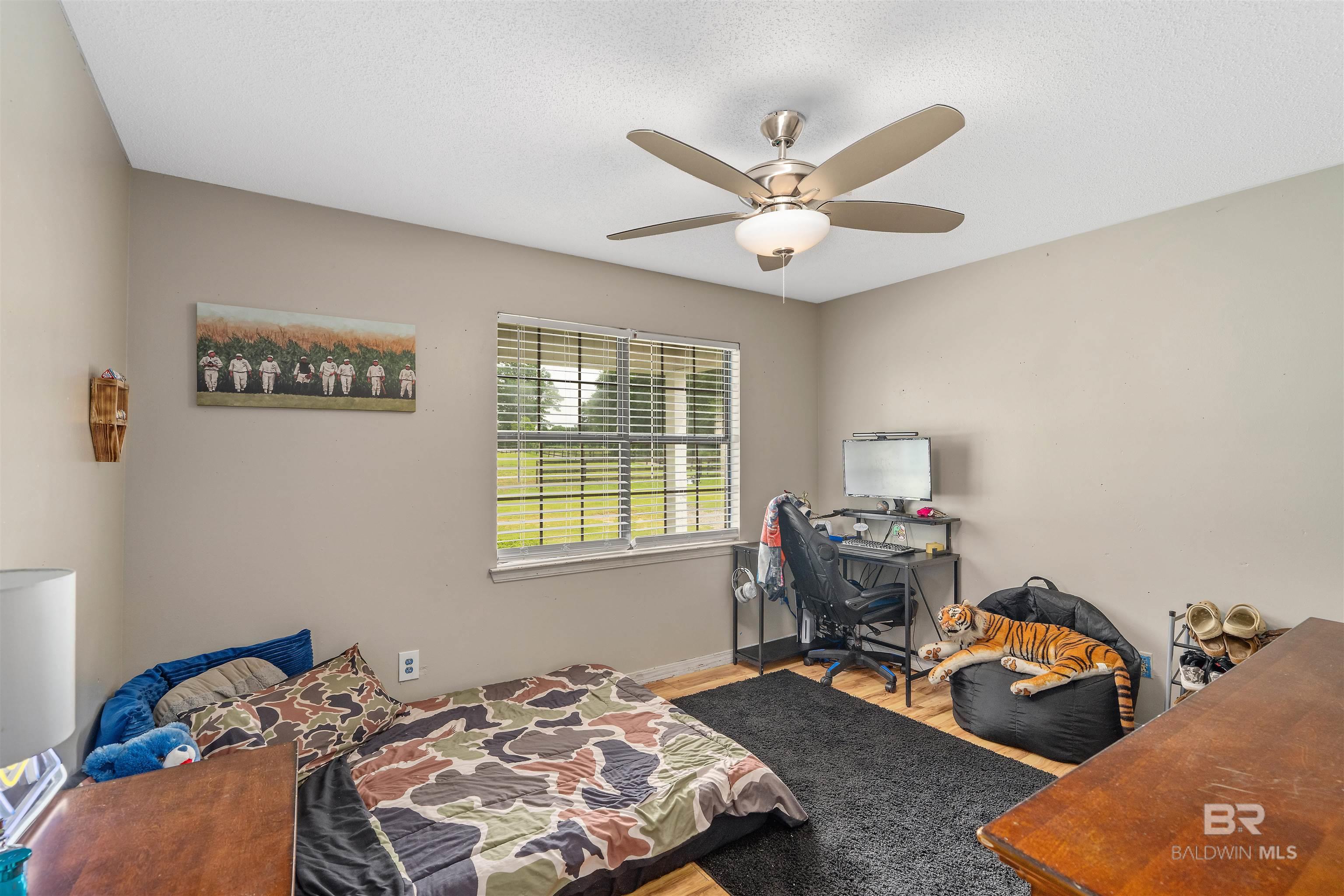 https://zimg.paragon.ice.com/ParagonImages/Property/PG/BCAR/396449/19/0/0/0ffc8d7adaecb681801bc7db88298ee1/7/c7ad5332e110620ae76fe7b3be91f51a/396449-cd23f515-c0c0-43b3-942e-6c484c785882.JPG