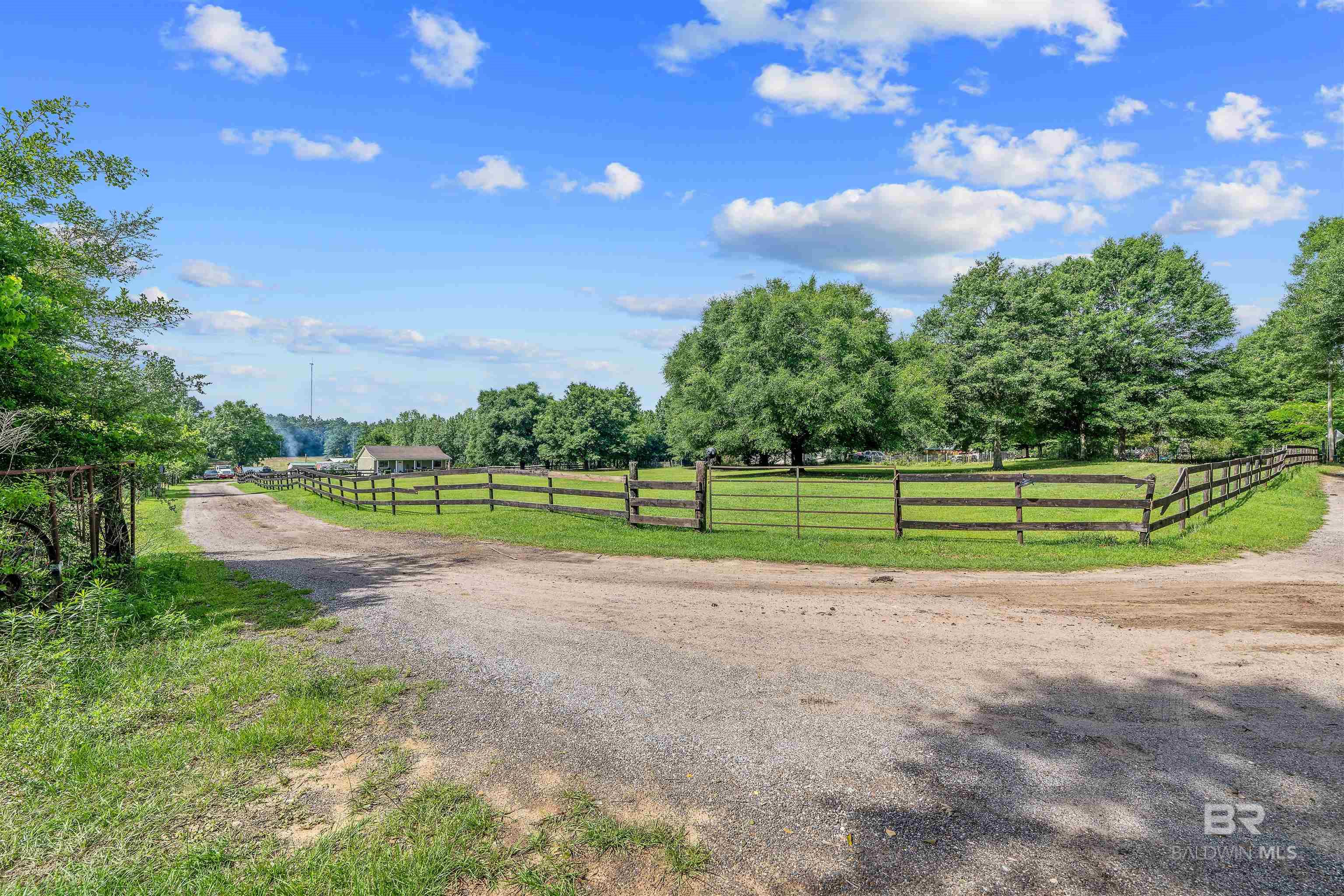 https://zimg.paragon.ice.com/ParagonImages/Property/PG/BCAR/396449/6/0/0/1684493bf1c96afc4fd0b9ea4455d0db/7/c7ad5332e110620ae76fe7b3be91f51a/396449-733f8b99-8053-4b6e-b022-21a33a98b065.JPG