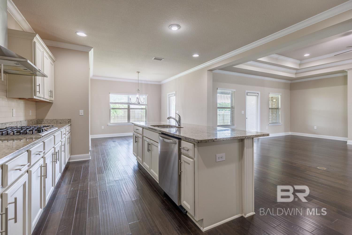 https://zimg.paragon.ice.com/ParagonImages/Property/PG/BCAR/396450/11/0/0/d31a890f1caaeced1bc016bdb1aa9bcd/7/16ec65db0a399d86181abf53c3201bfd/396450-44477548-01b7-4754-bf5d-9b3247f98014.JPG