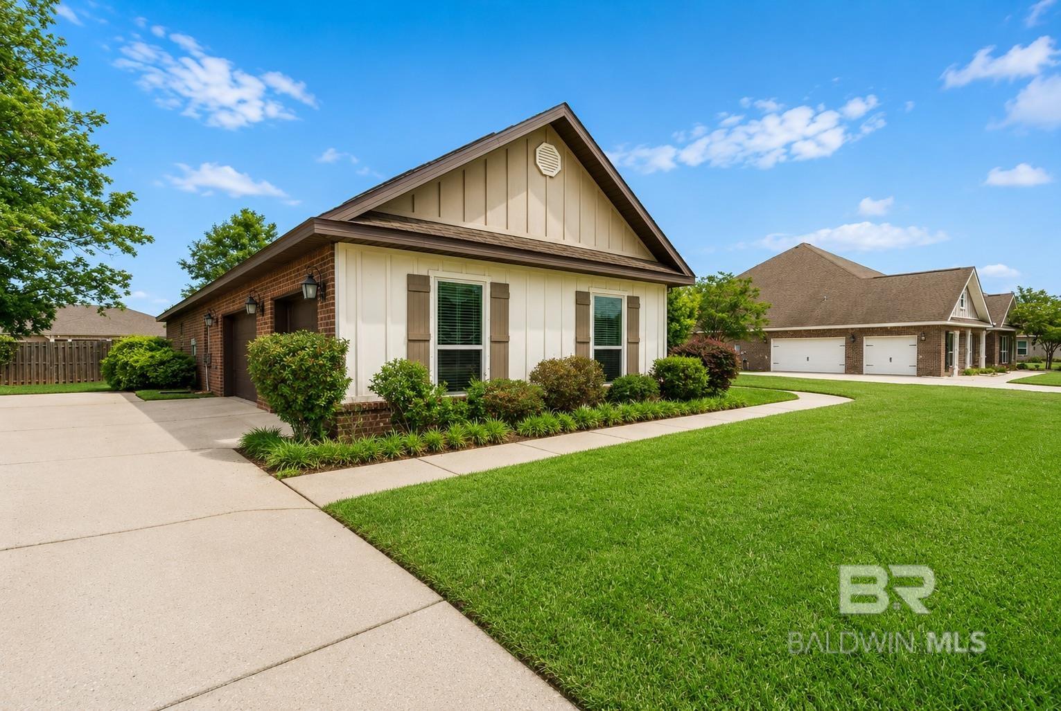 https://zimg.paragon.ice.com/ParagonImages/Property/PG/BCAR/396450/2/0/0/dd9566300758dc001450cd600084417b/7/16ec65db0a399d86181abf53c3201bfd/396450-b43e30d3-b5aa-4a2e-8649-f4be3172394f.JPG