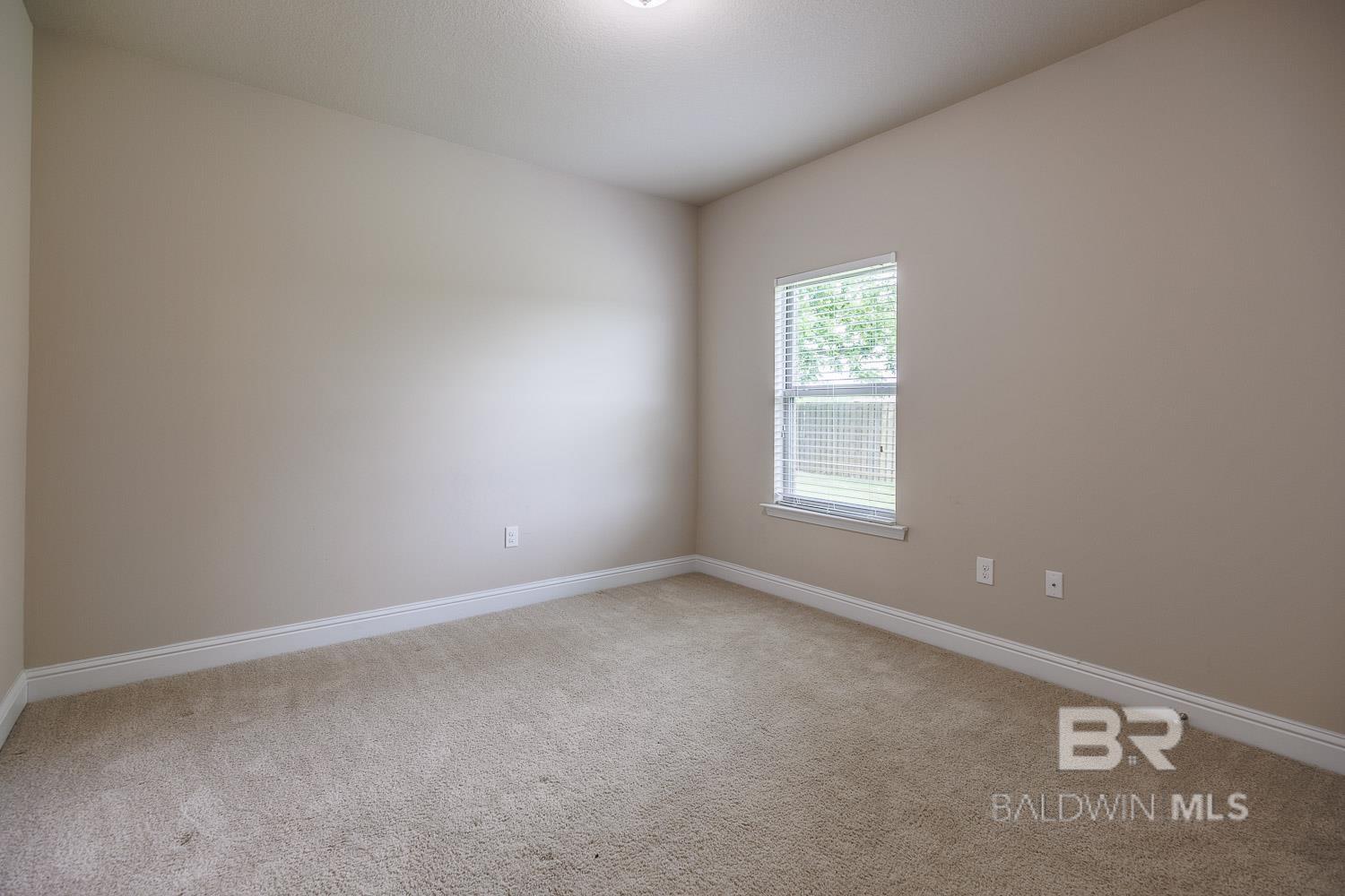 https://zimg.paragon.ice.com/ParagonImages/Property/PG/BCAR/396450/20/0/0/a63bc745ab5189c033268904275e5364/7/16ec65db0a399d86181abf53c3201bfd/396450-4d1f9ccd-2c47-46fe-aac6-3595402b2016.JPG