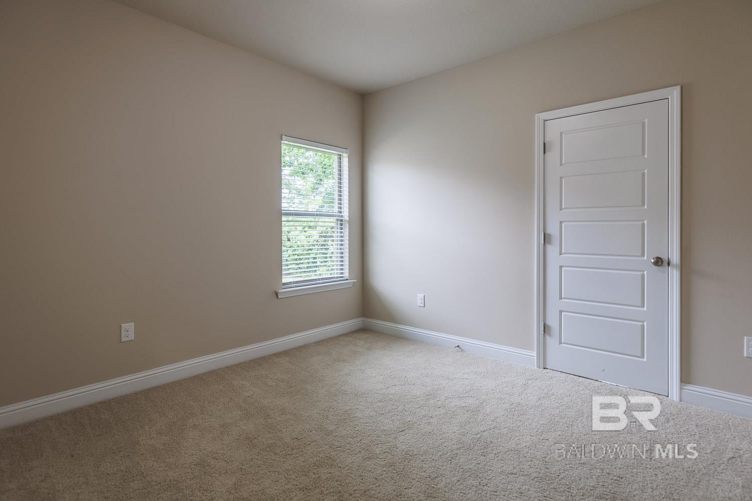 https://zimg.paragon.ice.com/ParagonImages/Property/PG/BCAR/396450/23/0/0/eb132722cd409d8bcfb213a6e222864c/7/16ec65db0a399d86181abf53c3201bfd/396450-fd921e1f-c3c6-4366-a310-eebcfeff18a6.JPG