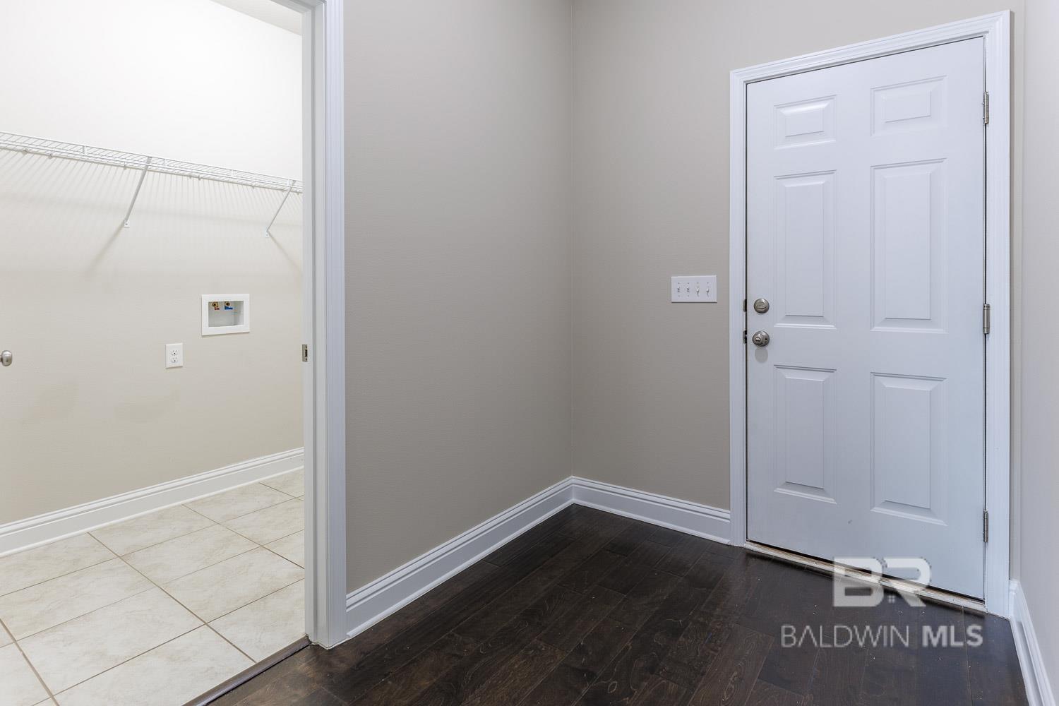 https://zimg.paragon.ice.com/ParagonImages/Property/PG/BCAR/396450/24/0/0/2399f69d0a3ee432699094138a6f4a10/7/16ec65db0a399d86181abf53c3201bfd/396450-58f870e2-43f5-49de-a3d0-fbc7c179b1ca.JPG
