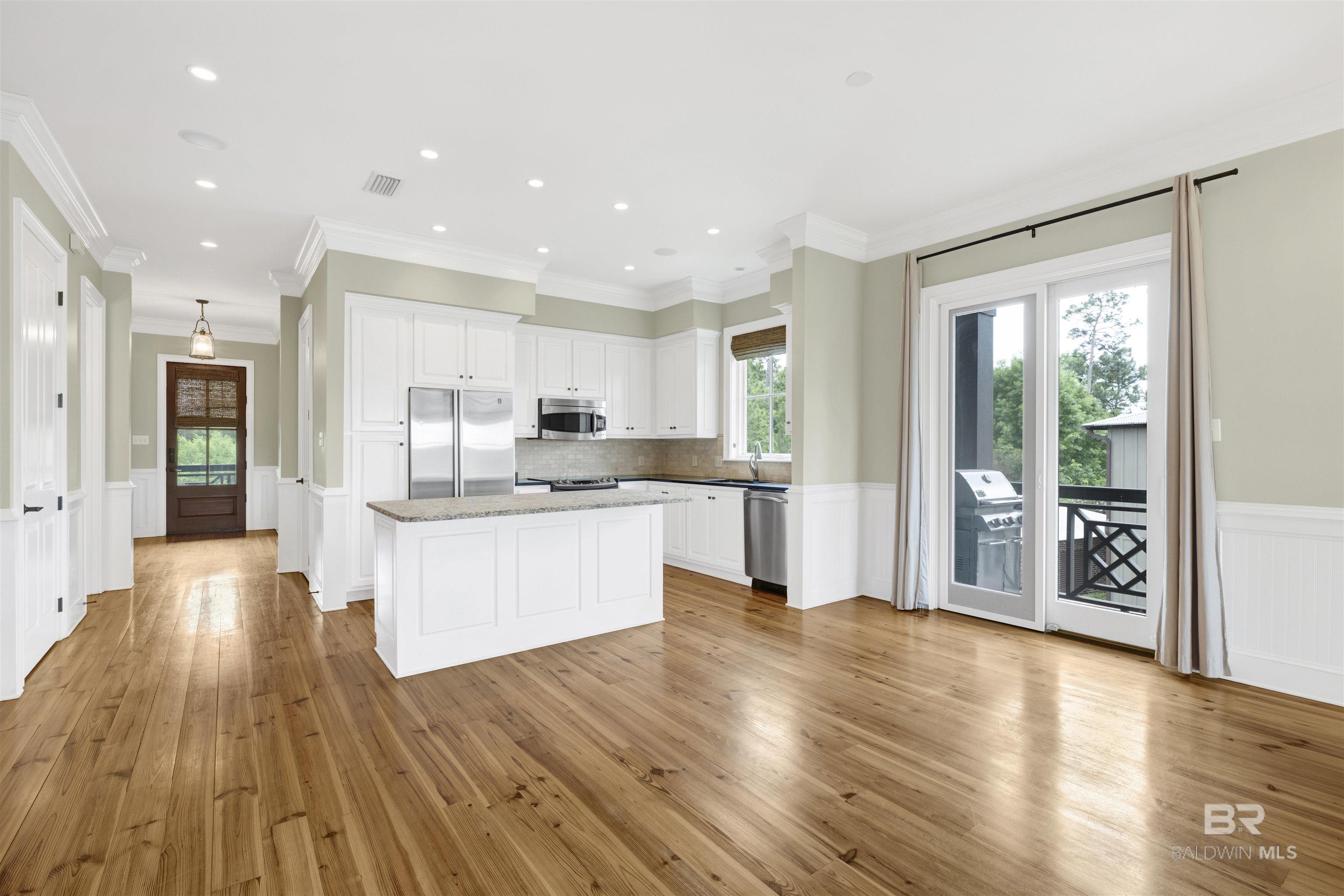 https://zimg.paragon.ice.com/ParagonImages/Property/PG/BCAR/396453/12/0/0/5121d5ada10df874b4d1c95a2e66e4f8/7/0026a8b57bcfa8c3cddcd853762ef9de/396453-76d7738a-f402-4840-b888-ef28fed0287f.JPG