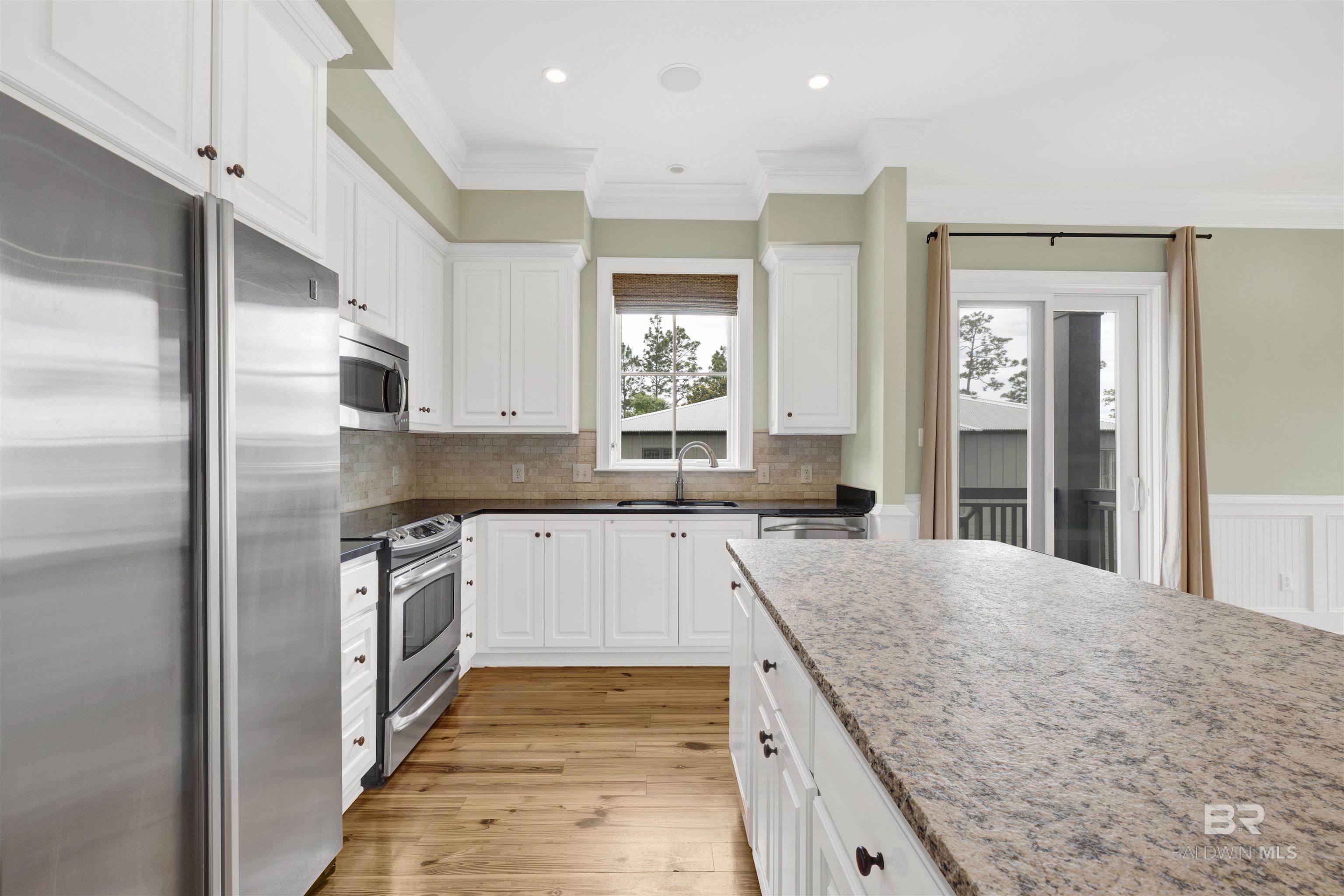 https://zimg.paragon.ice.com/ParagonImages/Property/PG/BCAR/396453/16/0/0/eed997827940c13759c5f9bf2e854c93/7/0026a8b57bcfa8c3cddcd853762ef9de/396453-590a7f45-b6b2-41eb-bf0f-0ad934904cb6.JPG