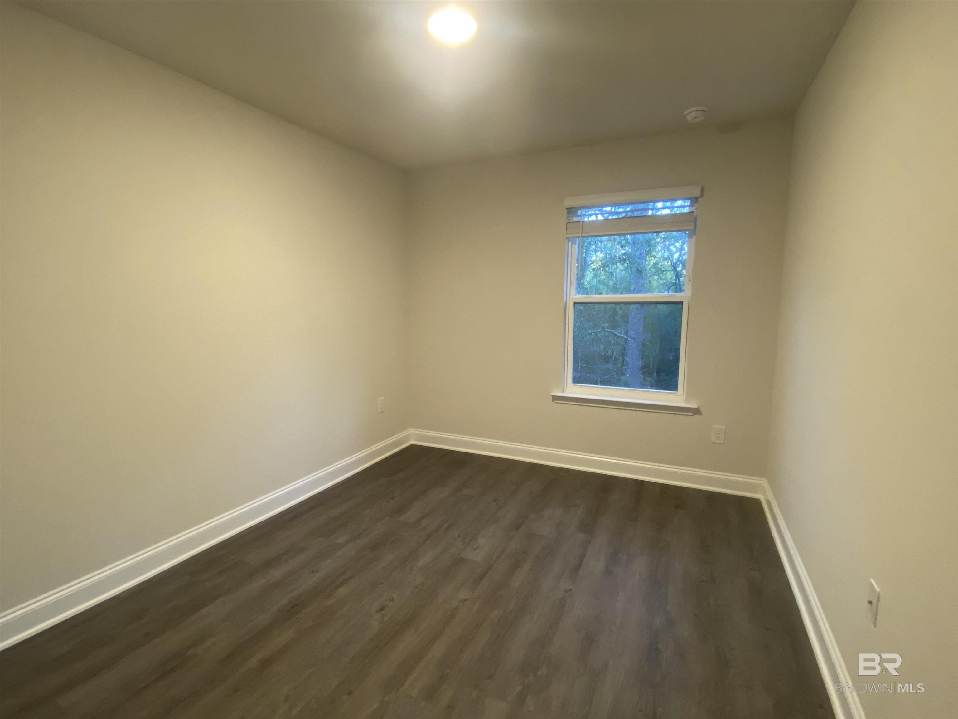 https://zimg.paragon.ice.com/ParagonImages/Property/PG/BCAR/396469/5/0/0/7bf44e5711e9fea93e62955b3df00be5/7/5e91e2582dfd00d916862a956ea0a73c/396469-892ADC1C-5D32-4B51-ADF3-667ED30F6E5D.JPG