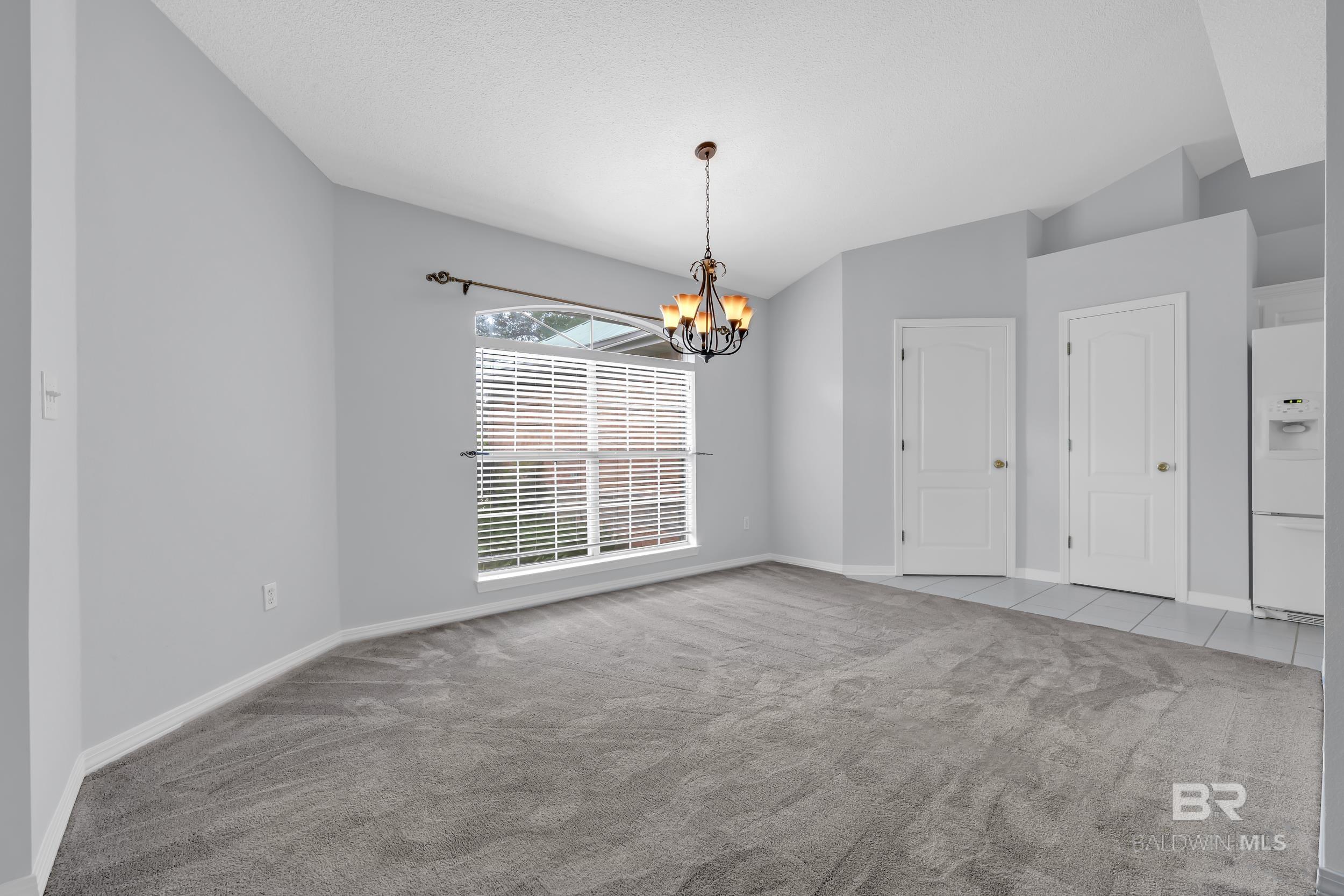 https://zimg.paragon.ice.com/ParagonImages/Property/PG/BCAR/396471/16/0/0/52a5640218a512987e80a6bd714b3046/7/c88fcfbae5bec60ab885986cd61a232c/396471-6f9573ef-d1d7-4330-8010-3f592ad53dfb.JPG