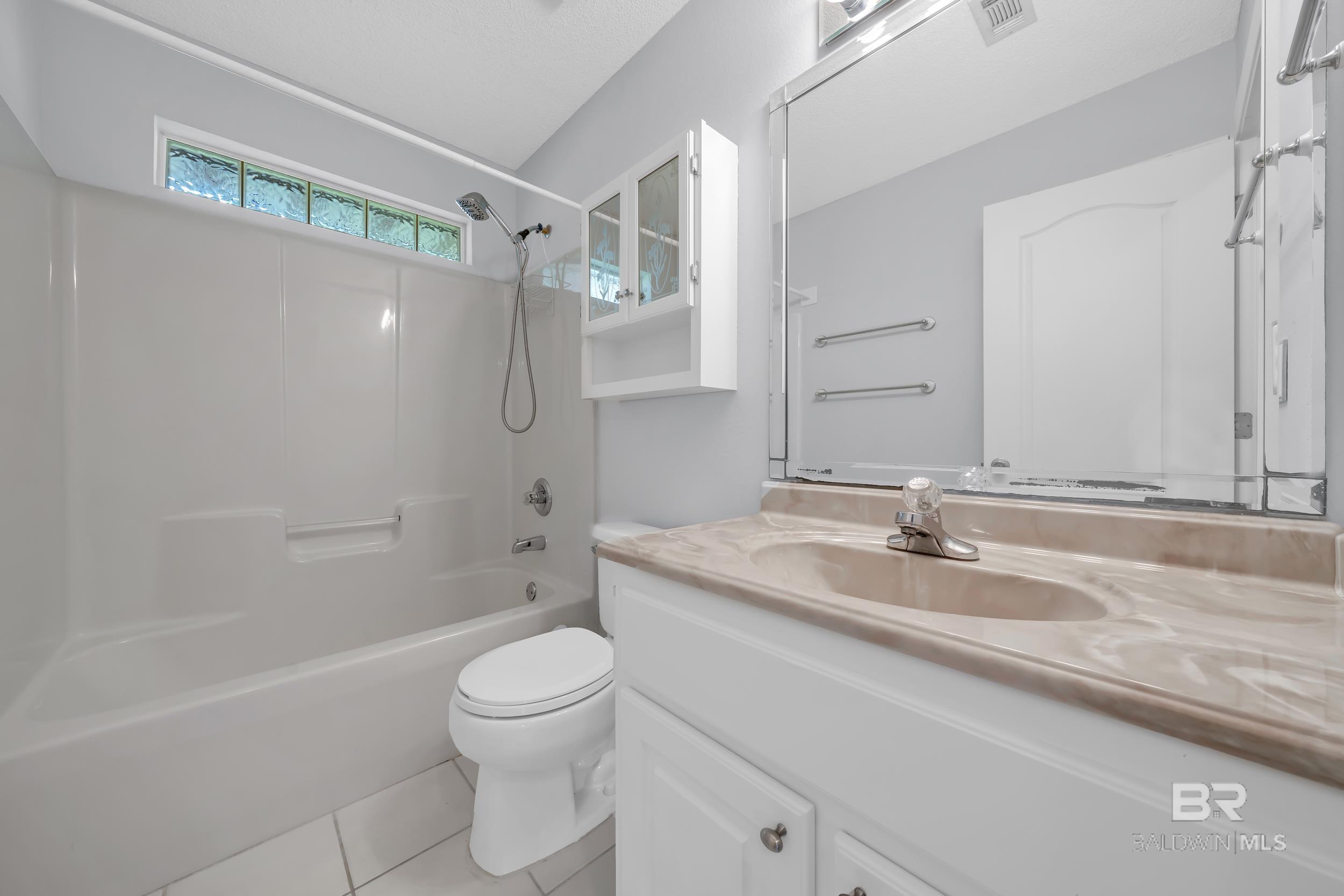 https://zimg.paragon.ice.com/ParagonImages/Property/PG/BCAR/396471/34/0/0/117c29d8087d4c30494934a7a9a09eeb/7/c88fcfbae5bec60ab885986cd61a232c/396471-d27d1a31-7f7f-4169-8c3a-3100760b5791.JPG
