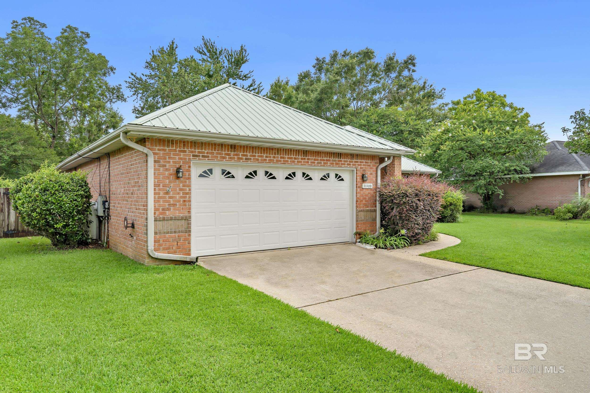 https://zimg.paragon.ice.com/ParagonImages/Property/PG/BCAR/396471/37/0/0/93a9e9b5dd19b13fe0e5d600f418078e/7/c88fcfbae5bec60ab885986cd61a232c/396471-2a08e471-e147-41cd-887e-0e130c128acb.JPG