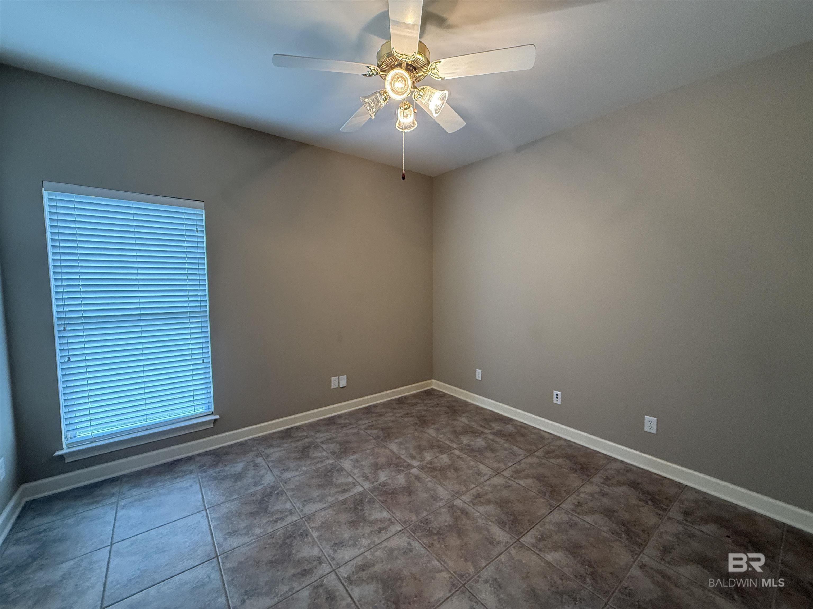 https://zimg.paragon.ice.com/ParagonImages/Property/PG/BCAR/396476/16/0/0/1954a784b7dc5f9f27ed794cdbe0cbca/7/a2b03b3e3b13189af901f9a6847beb67/396476-d8fc0746-4c6b-4941-be13-5f66f62d2d15.JPG