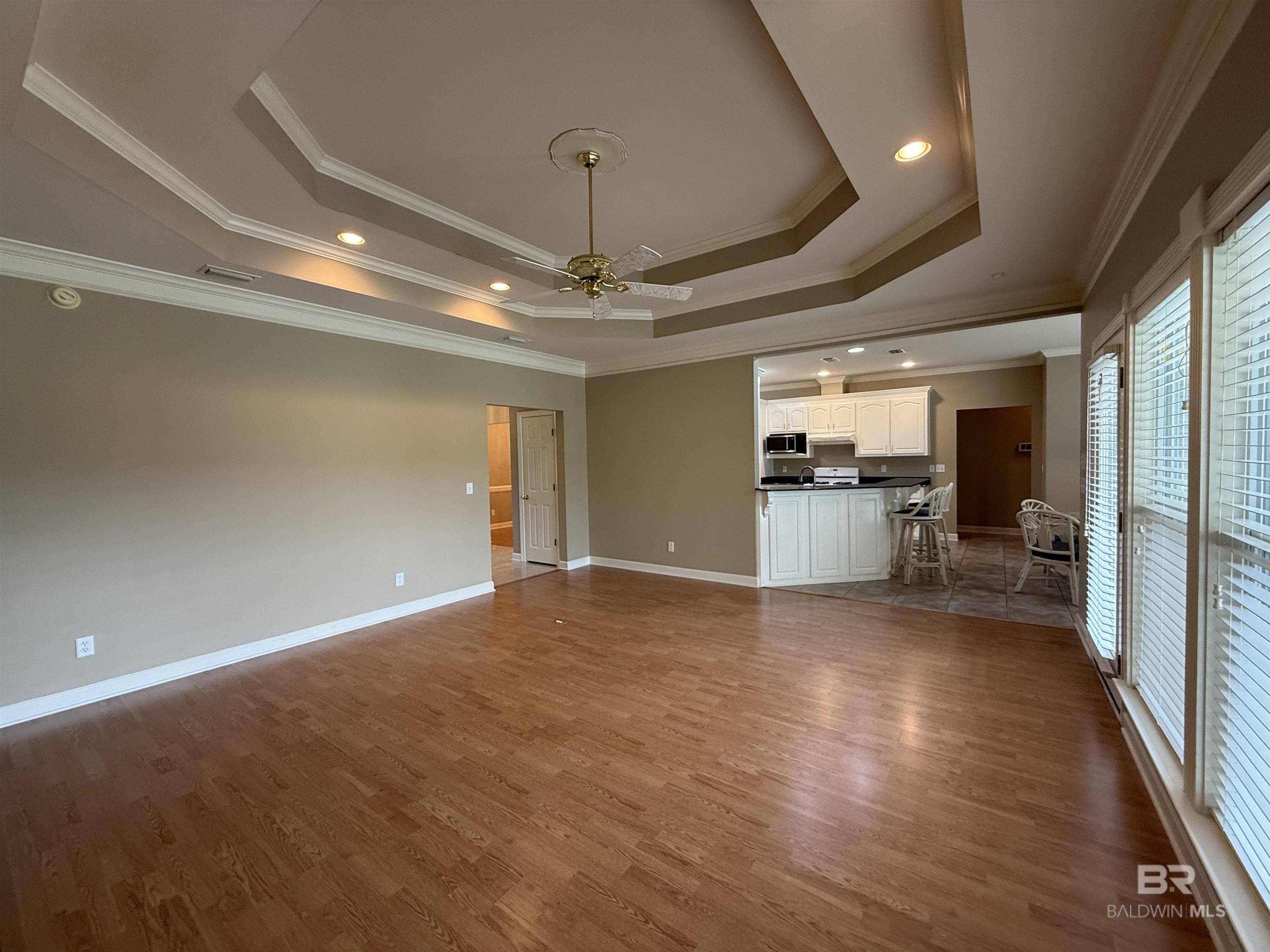 https://zimg.paragon.ice.com/ParagonImages/Property/PG/BCAR/396476/3/0/0/2ba80f6e14de535b52169ddc799045cb/7/a2b03b3e3b13189af901f9a6847beb67/396476-6e6cbb60-3d59-438e-8f5e-f2780ce85a77.JPG