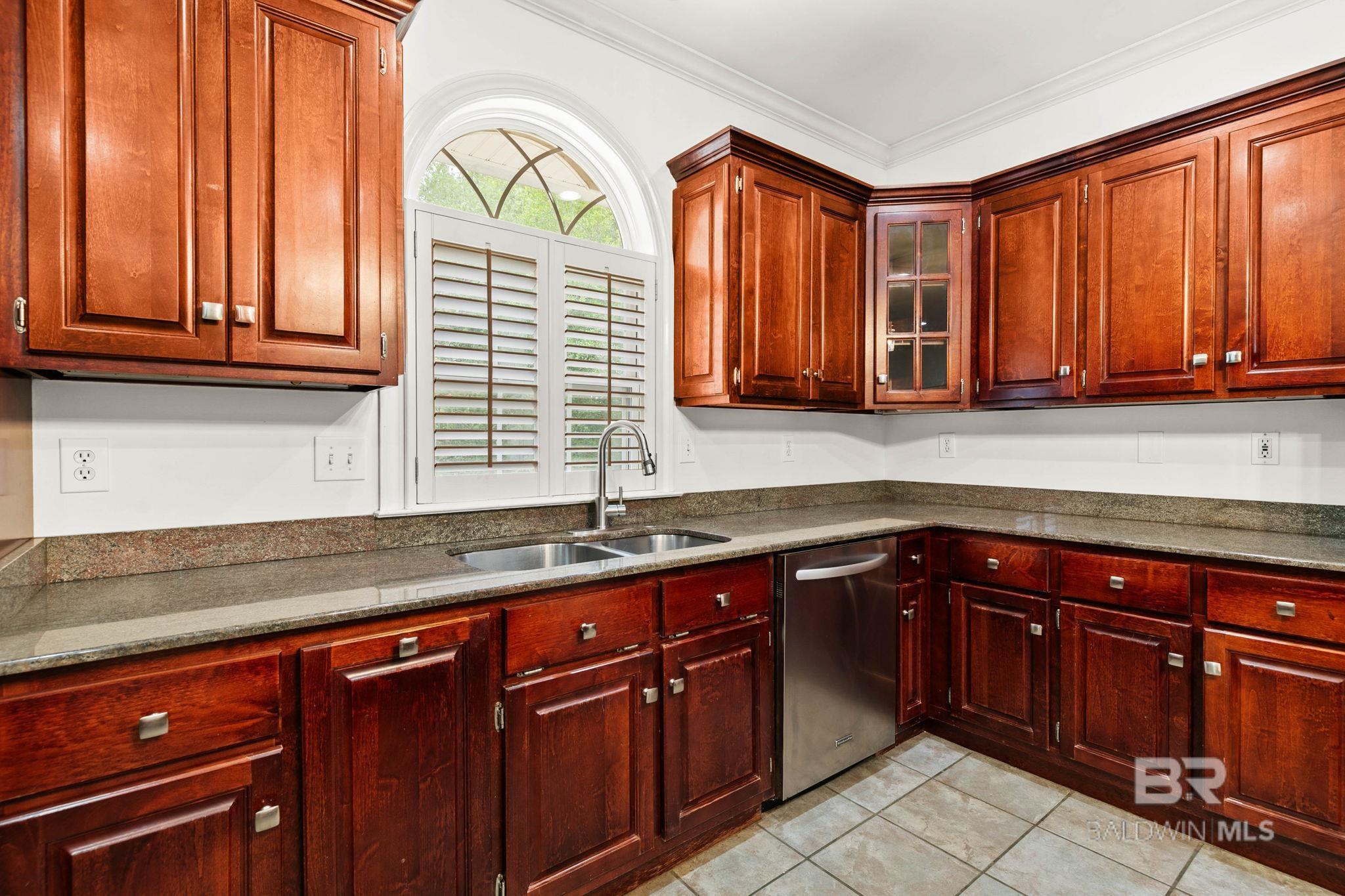 https://zimg.paragon.ice.com/ParagonImages/Property/PG/BCAR/396485/13/0/0/822cf147ca45519e6bbcc4ef592416f9/7/72f47f0bbee763bf2b2502b44d3698bb/396485-0797319b-dc1f-4e47-a58f-4c2f453f706f.JPG