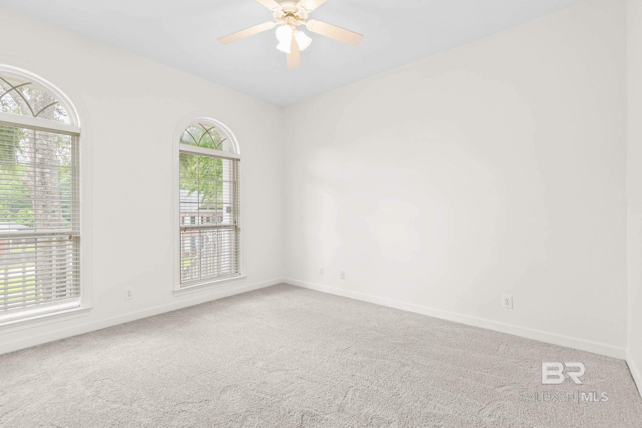 https://zimg.paragon.ice.com/ParagonImages/Property/PG/BCAR/396485/19/0/0/109da5aae459ed1f084abd007e789bba/7/72f47f0bbee763bf2b2502b44d3698bb/396485-e6bb372e-b25b-4c2d-a7ac-5a05c22b3f20.JPG