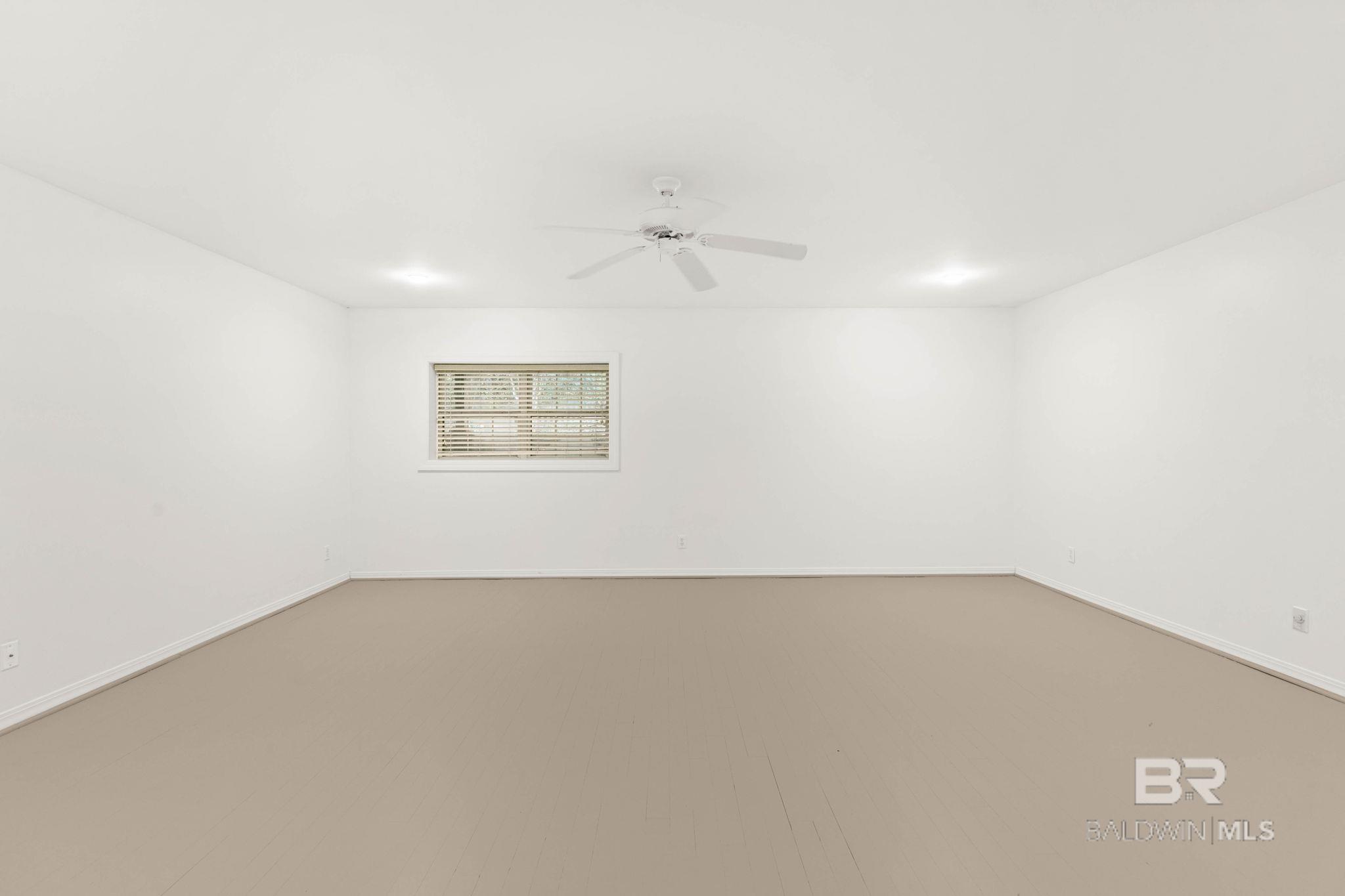 https://zimg.paragon.ice.com/ParagonImages/Property/PG/BCAR/396485/27/0/0/f01fb72796a815da85e40d8e7037ba0d/7/72f47f0bbee763bf2b2502b44d3698bb/396485-185fa9ad-be83-4b3f-bc2b-b277de1812fc.JPG