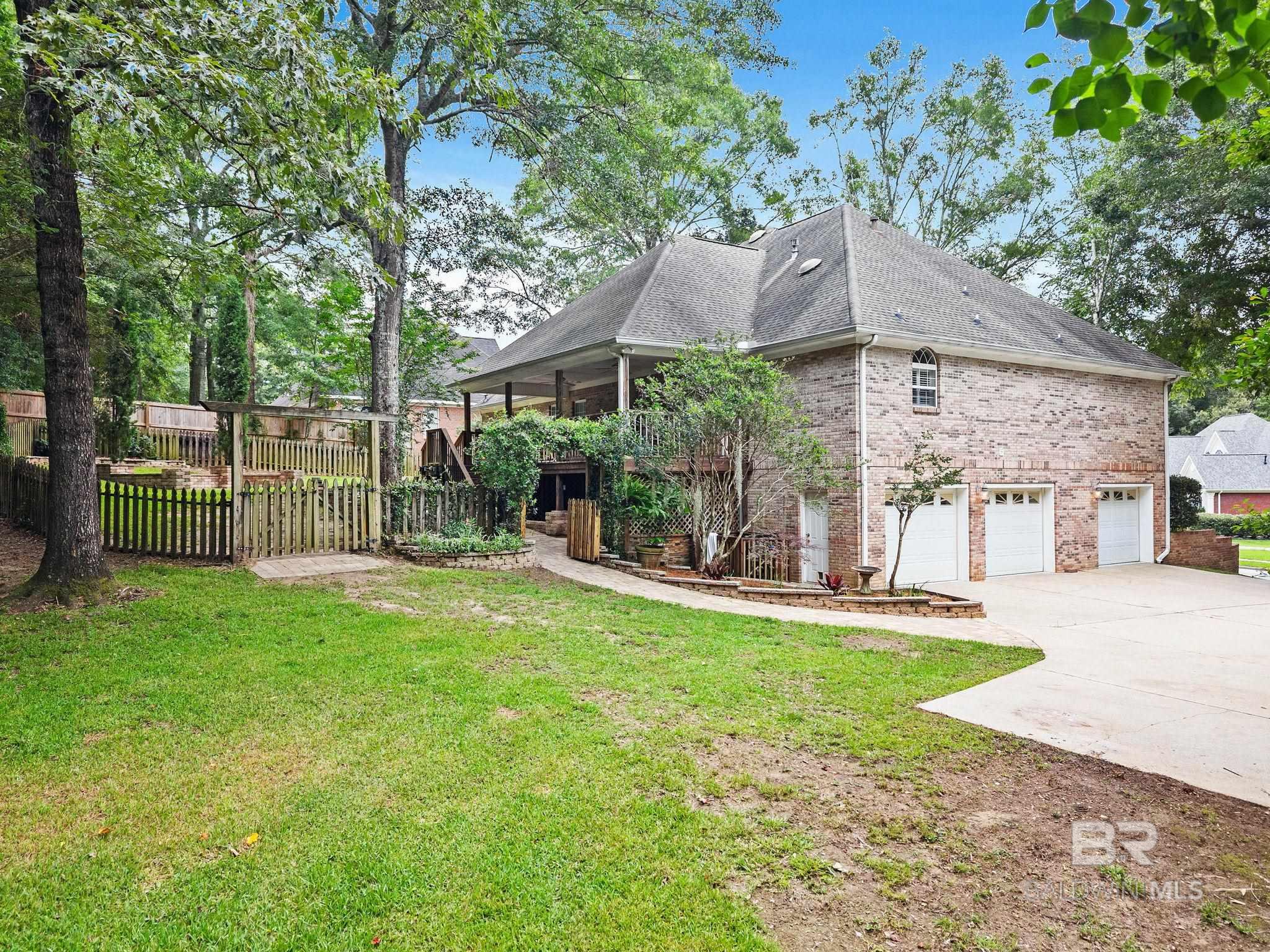 https://zimg.paragon.ice.com/ParagonImages/Property/PG/BCAR/396485/38/0/0/e44353250691810369bf7c2c2d349de0/7/72f47f0bbee763bf2b2502b44d3698bb/396485-a289af01-6a52-4c8c-9f0a-d0ba0b90323f.JPG