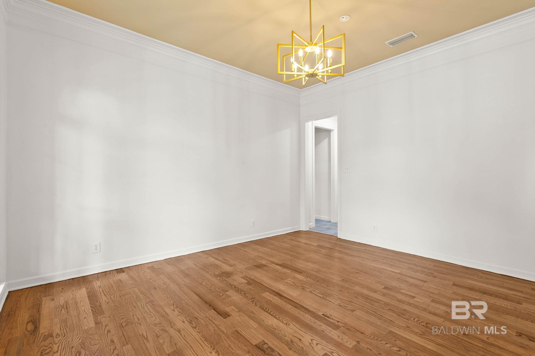 https://zimg.paragon.ice.com/ParagonImages/Property/PG/BCAR/396485/6/0/0/664f9a9c5640bc01df338b329a7210ff/7/72f47f0bbee763bf2b2502b44d3698bb/396485-11714784-e5c4-45a4-8970-8ade857cb7d6.JPG