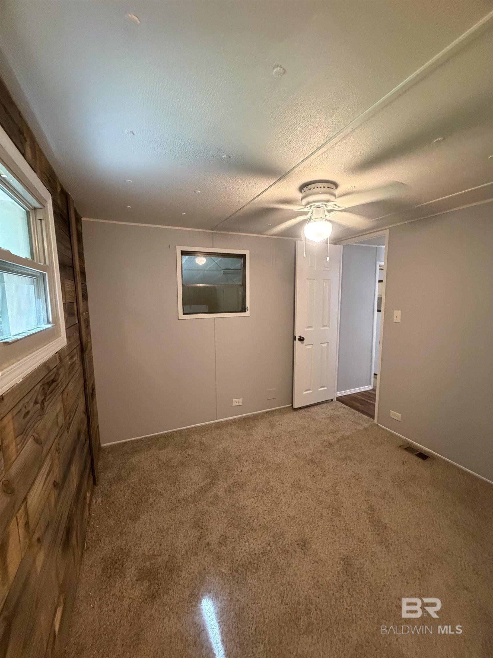 https://zimg.paragon.ice.com/ParagonImages/Property/PG/BCAR/396493/22/0/0/94d2d7b92010e1649b984c5e3bdfa5b0/7/5d32262227564bad96cf0b3be23b2046/396493-677393e5-6e5b-41fc-b8fd-a13f304141ed.JPG