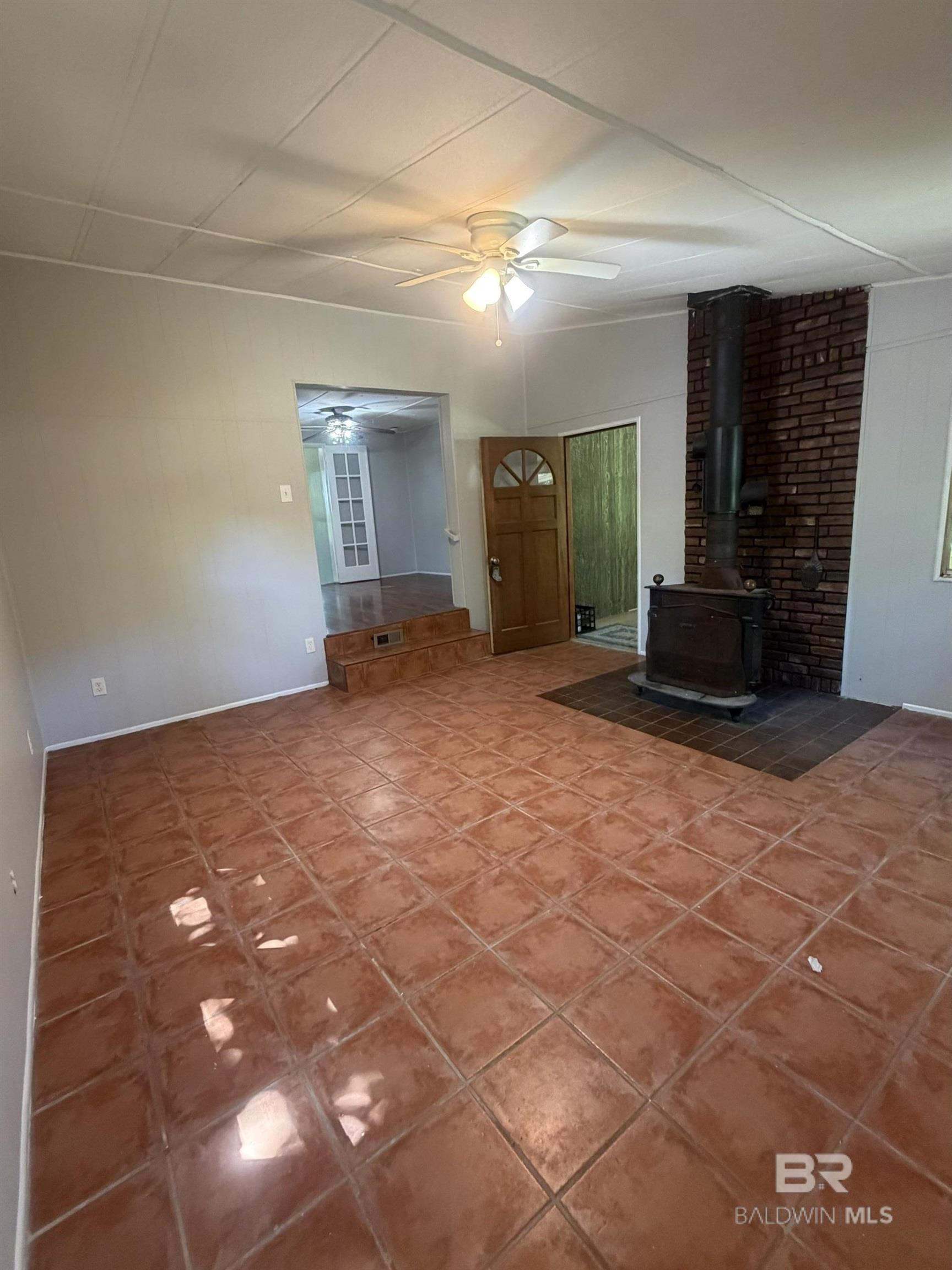 https://zimg.paragon.ice.com/ParagonImages/Property/PG/BCAR/396493/5/0/0/b144290d2fe058780748f1bc86738577/7/5d32262227564bad96cf0b3be23b2046/396493-3e2e6a73-e986-4e5f-a6ab-cf2065247bd8.JPG