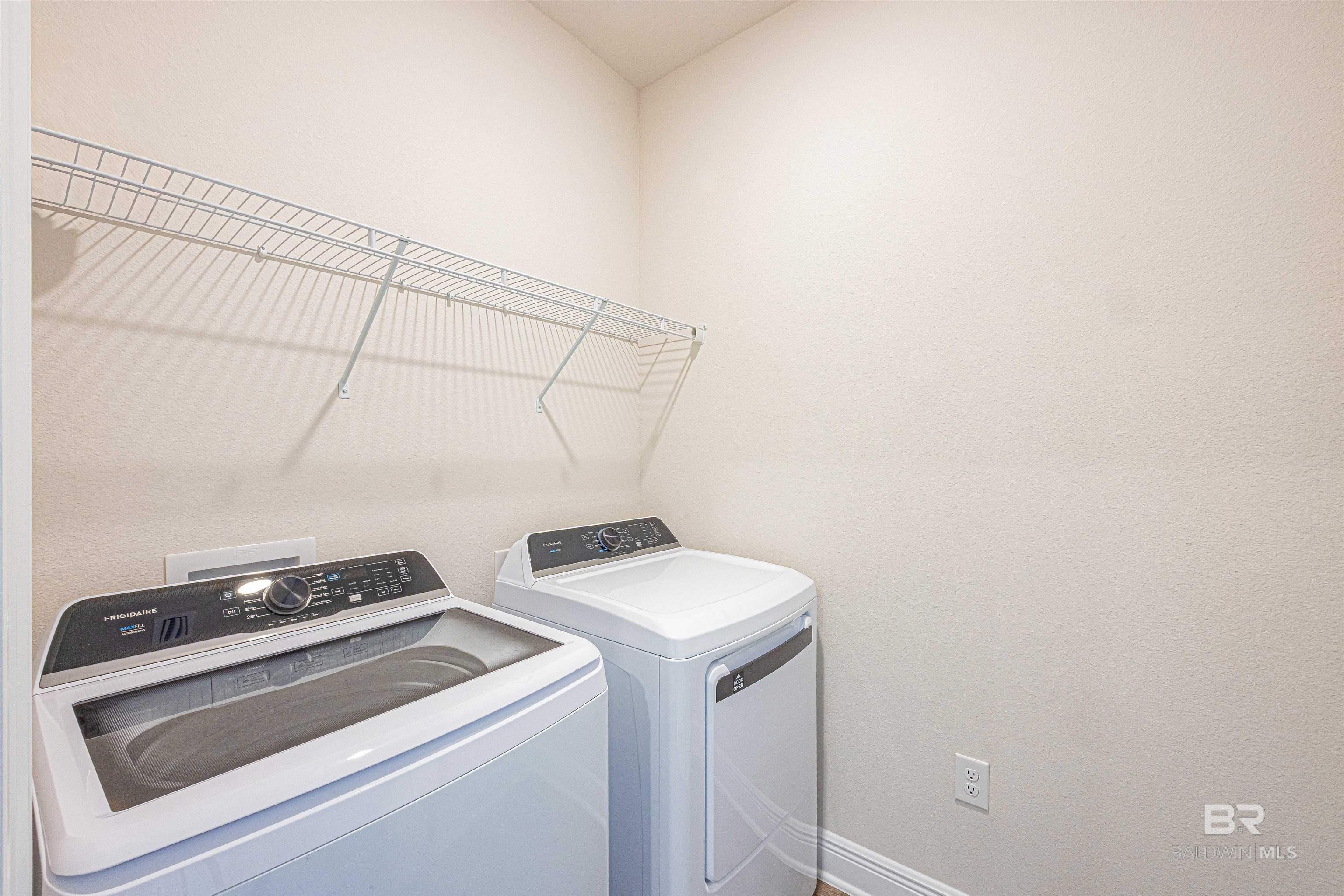https://zimg.paragon.ice.com/ParagonImages/Property/PG/BCAR/396531/23/0/0/9421006570f7691b645b768863db3aa6/7/a3d7dce408c24d68f5025e910f58c219/396531-ab791d9b-7880-4286-8e54-b0e81bb9e5d8.JPG