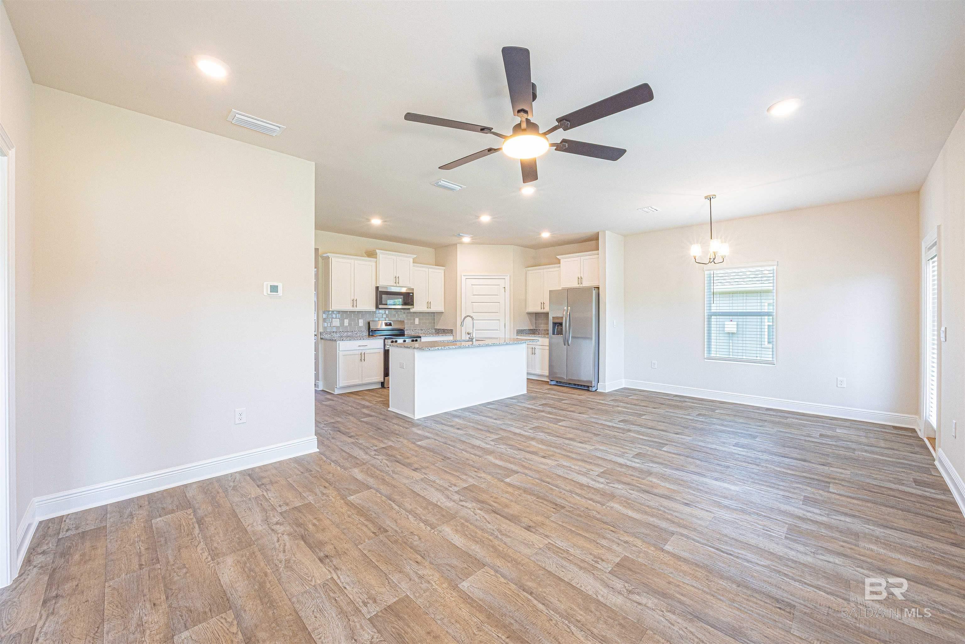https://zimg.paragon.ice.com/ParagonImages/Property/PG/BCAR/396531/7/0/0/cad4856190b5013224145ed6fdaf29cf/7/a3d7dce408c24d68f5025e910f58c219/396531-78bd9b14-f307-4f98-8701-695c42841ed4.JPG