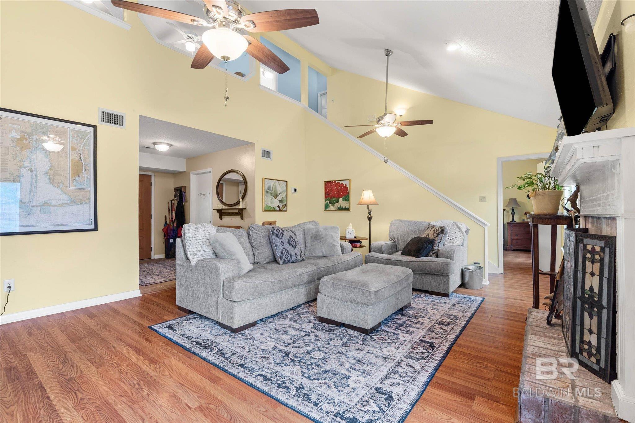 https://zimg.paragon.ice.com/ParagonImages/Property/PG/BCAR/396542/6/0/0/c46916e0728c07afec7226f92f77053c/7/d00b87314ded4f38aafa97df8f416b88/396542-835c9b59-5dc9-41b2-b186-8c90356f49f9.JPG