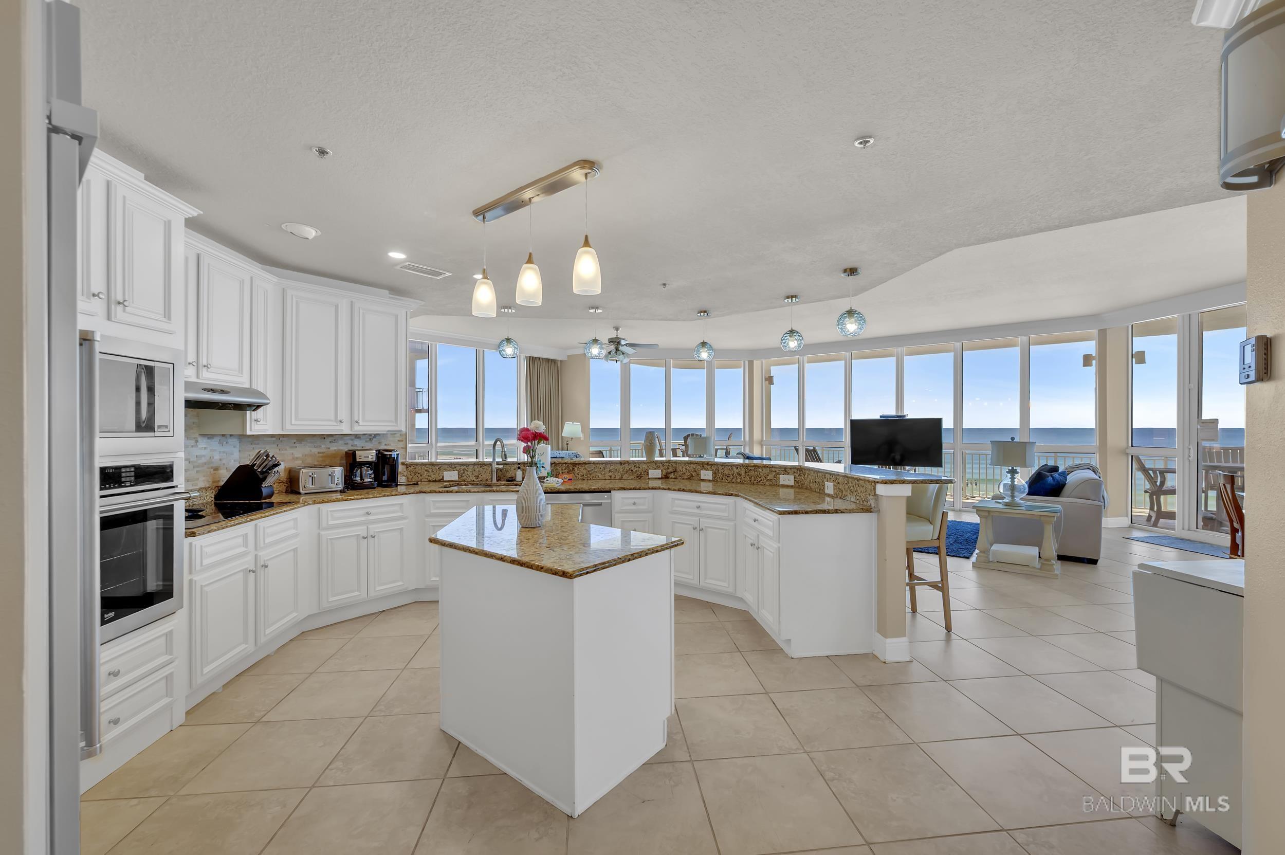 https://zimg.paragon.ice.com/ParagonImages/Property/PG/BCAR/396546/8/0/0/cbb3abf33b40d0e5f13c34207e27b103/7/0d9e8907a8cc7b913bc50f83f4cebbf5/396546-7ddebe98-e0d8-47bd-98b3-7defc9652517.JPG