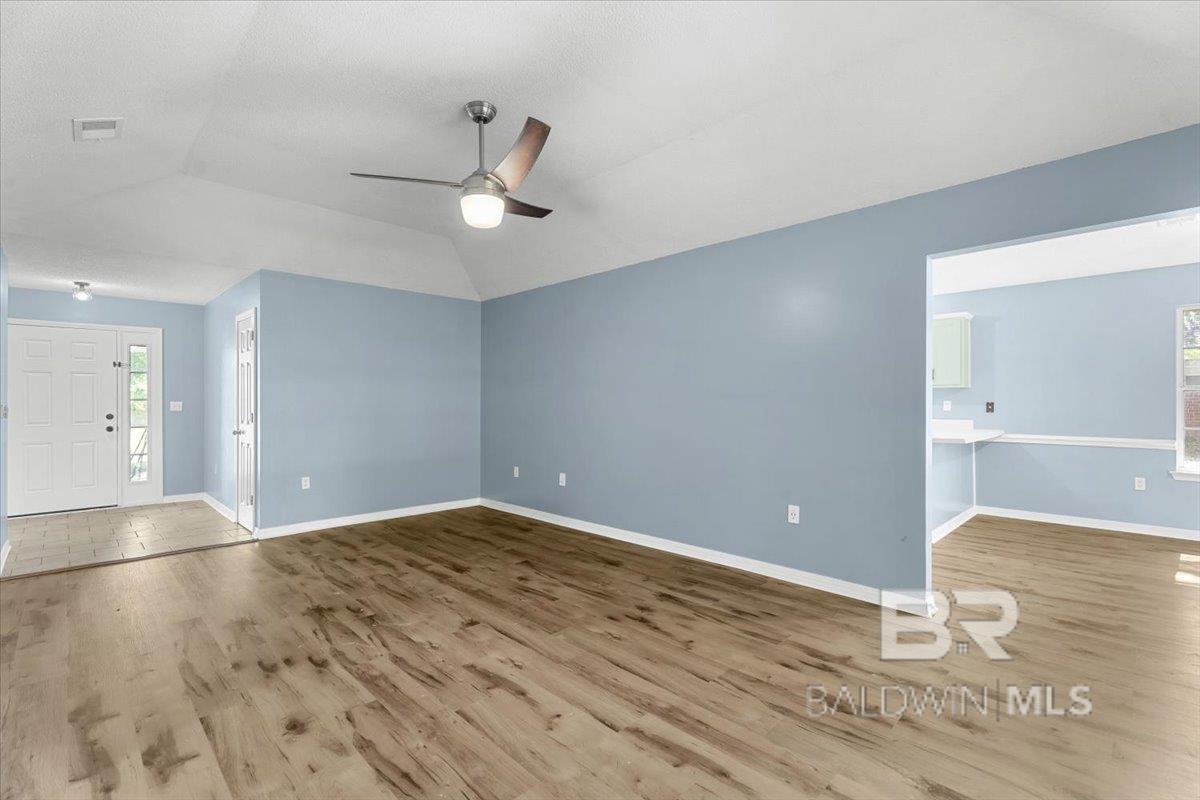 https://zimg.paragon.ice.com/ParagonImages/Property/PG/BCAR/396549/7/0/0/872dcee09d8845652991734524631a0d/7/e6f8200b05e719673956737296b929a7/396549-65c3d789-aa46-4bf4-8fb7-4d012e119d76.JPG