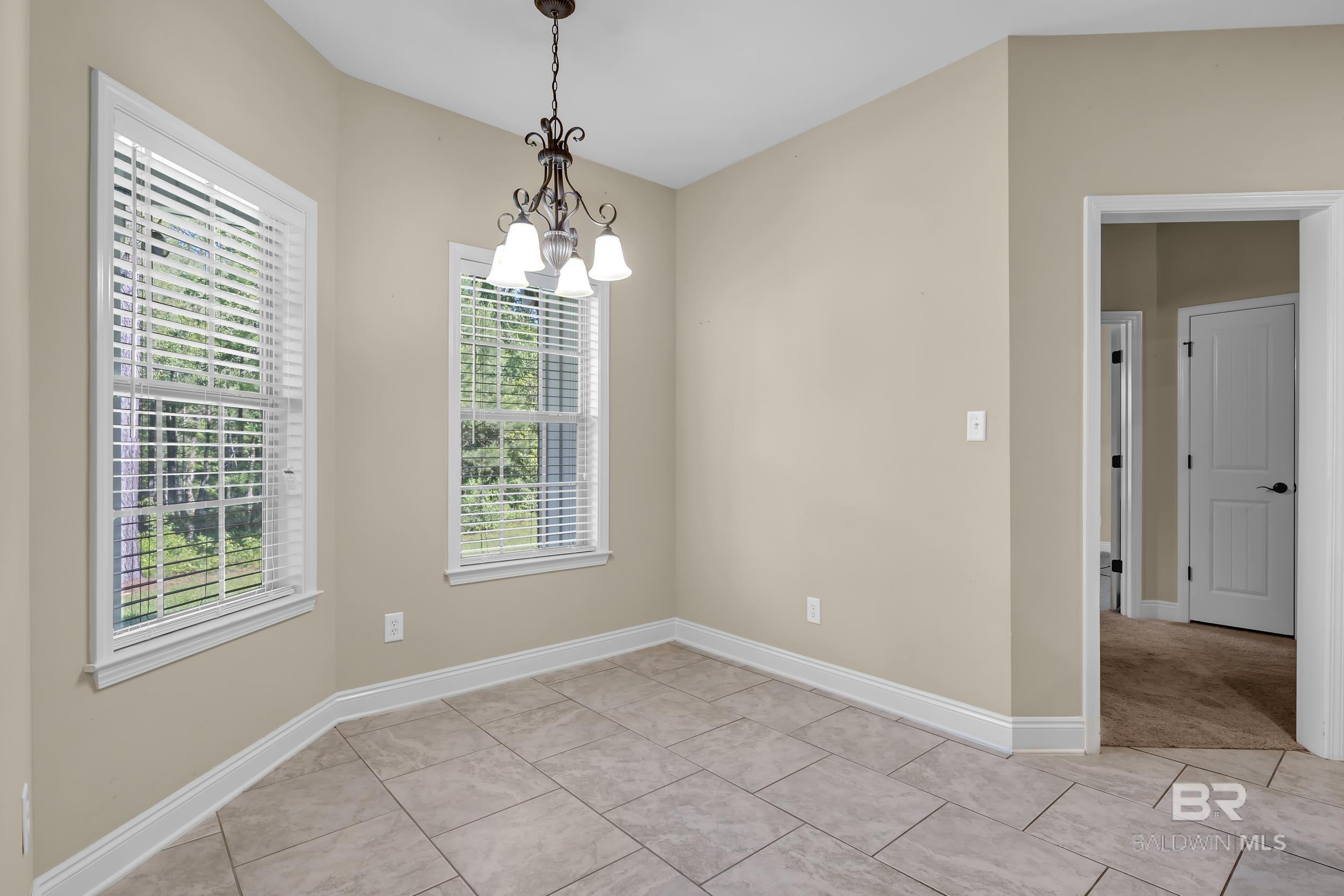 https://zimg.paragon.ice.com/ParagonImages/Property/PG/BCAR/396559/11/0/0/1c26b589a817ca5c2415952079725308/7/c105064ef723a2e2d38c65b26c5655b0/396559-817f88dd-a124-40c9-bcca-c335b9eca80d.JPG