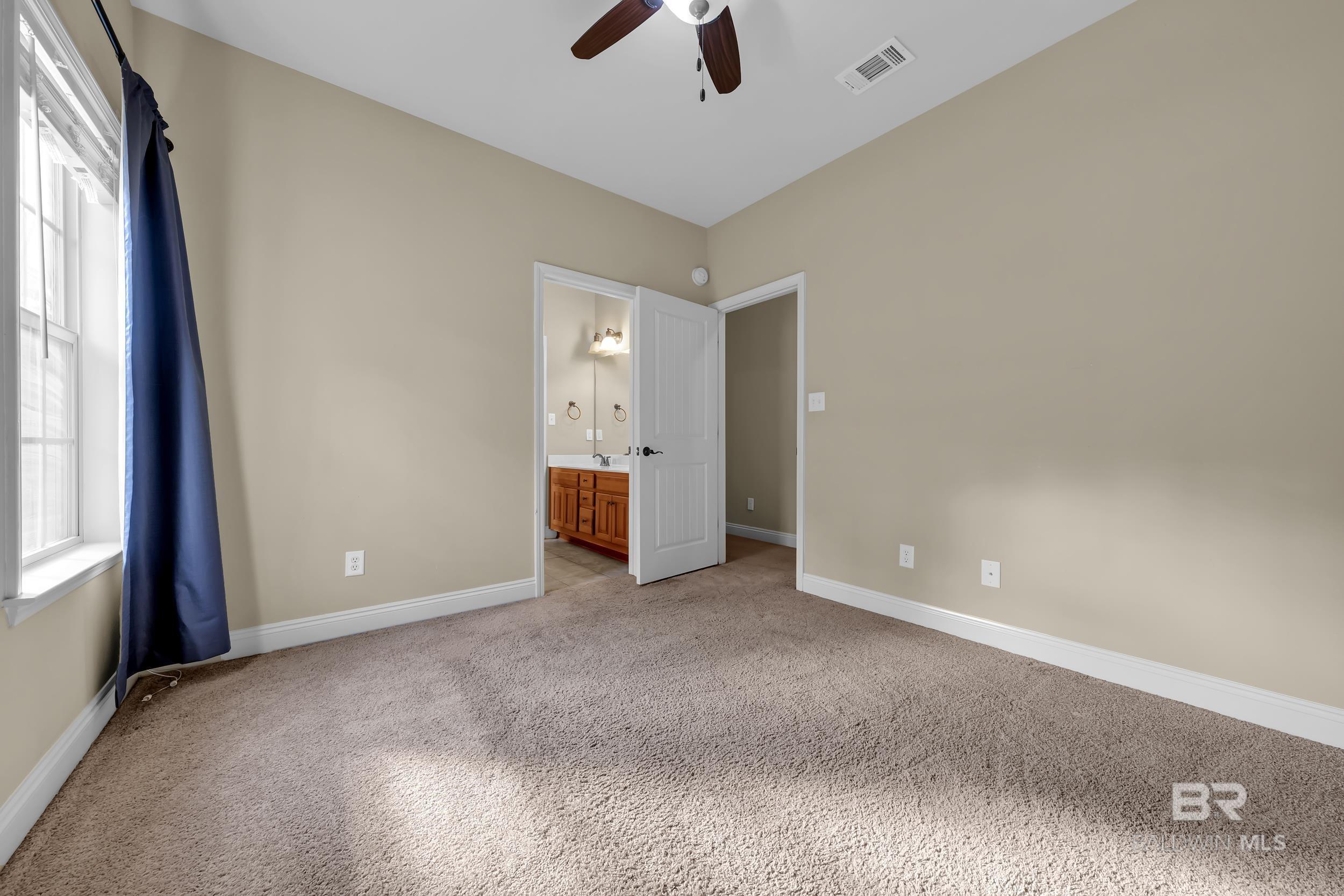 https://zimg.paragon.ice.com/ParagonImages/Property/PG/BCAR/396559/21/0/0/8951f2c205b84339d626160c14a1991e/7/c105064ef723a2e2d38c65b26c5655b0/396559-6d0e192e-3ca6-4822-8a79-52e0d85dc517.JPG