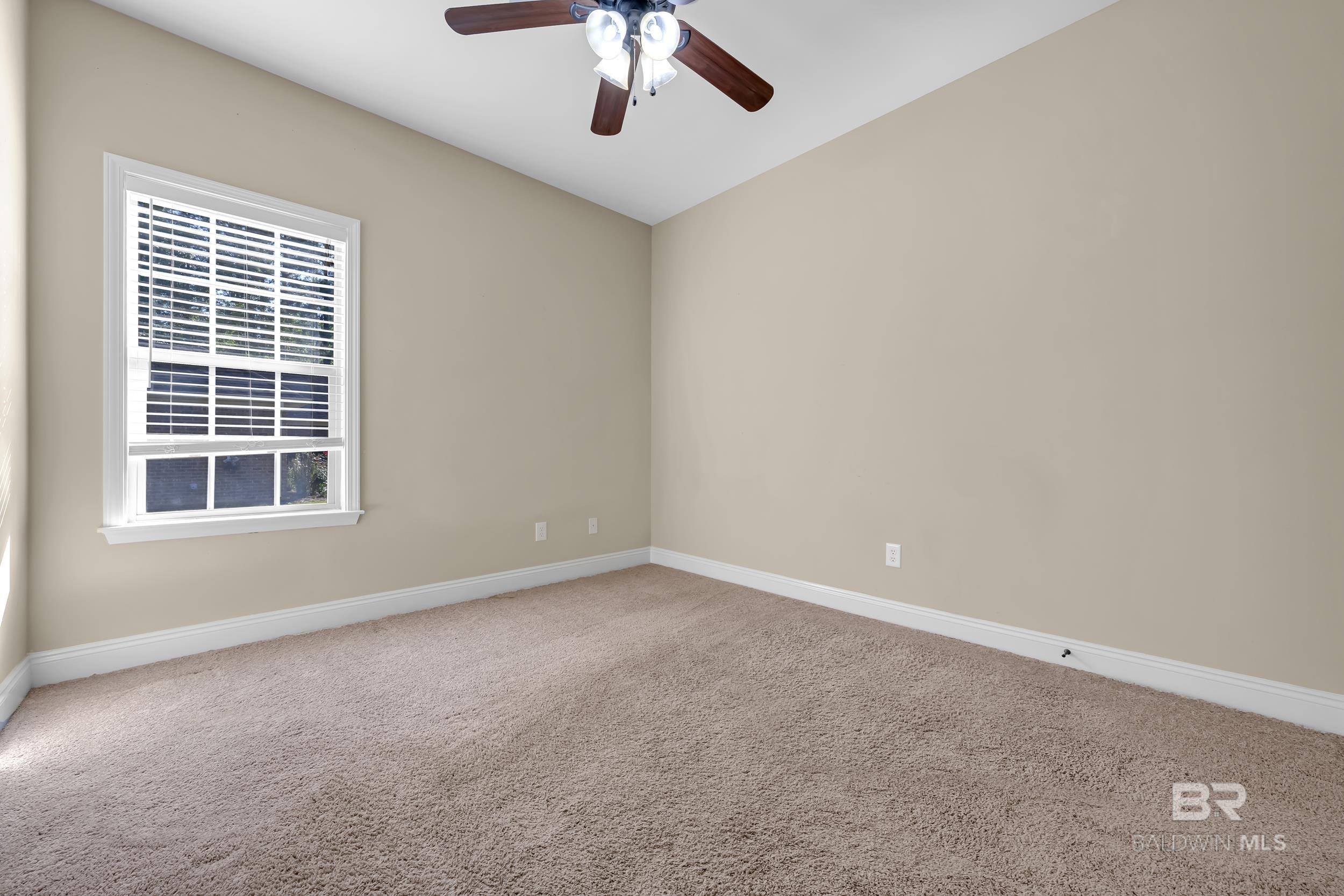 https://zimg.paragon.ice.com/ParagonImages/Property/PG/BCAR/396559/23/0/0/67bdf12366102aab571ed998b12c0ac4/7/c105064ef723a2e2d38c65b26c5655b0/396559-cea16dce-5d85-4d79-84f1-bdda40544294.JPG