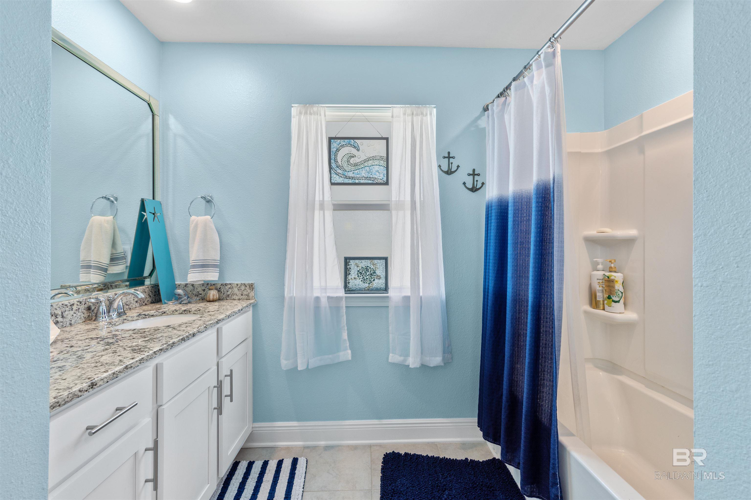 https://zimg.paragon.ice.com/ParagonImages/Property/PG/BCAR/396561/22/0/0/2454bf9cd7506a4af2a67fdaa2da9b56/7/efc638c4f7b861b8f60094e3c9f80a87/396561-4a45677c-6e1c-428c-aa37-8d1723658027.JPG