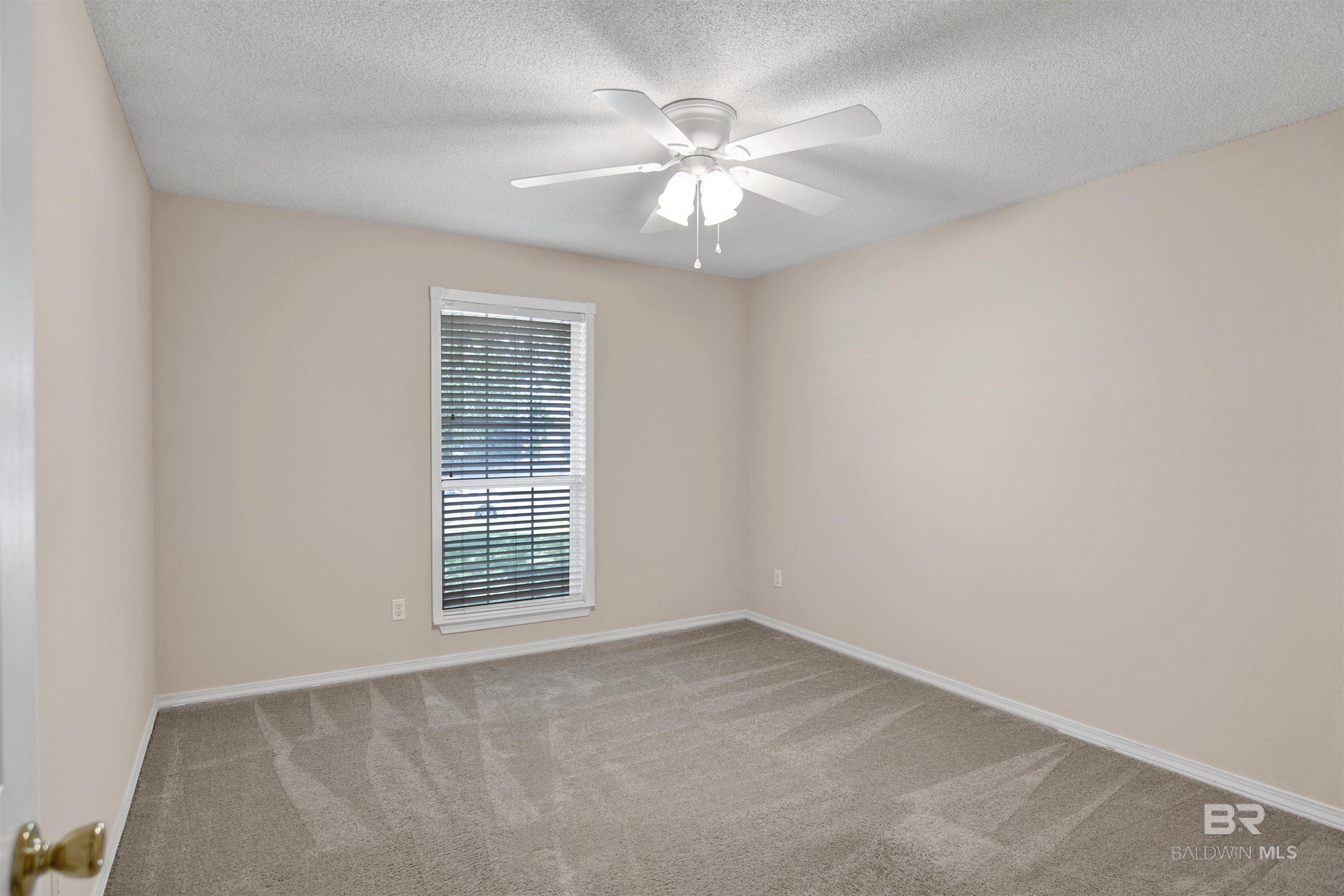 https://zimg.paragon.ice.com/ParagonImages/Property/PG/BCAR/396563/26/0/0/2da379b77387bf2d13a07d74c2e71383/7/b14c34c3b91705b32c5336e1e3baf3c6/396563-ad23f670-41e6-4c65-a25b-61c8eb8805e5.JPG