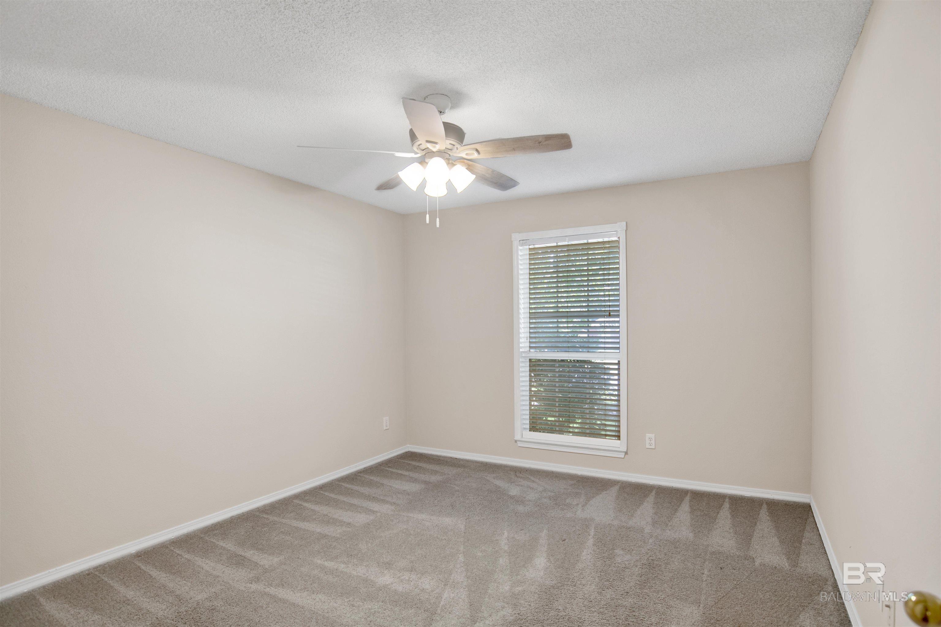 https://zimg.paragon.ice.com/ParagonImages/Property/PG/BCAR/396563/29/0/0/94e03f31038eb34366d6f4d02ea0c47d/7/b14c34c3b91705b32c5336e1e3baf3c6/396563-28750911-9339-4fba-b4a1-94bbaa92bff5.JPG