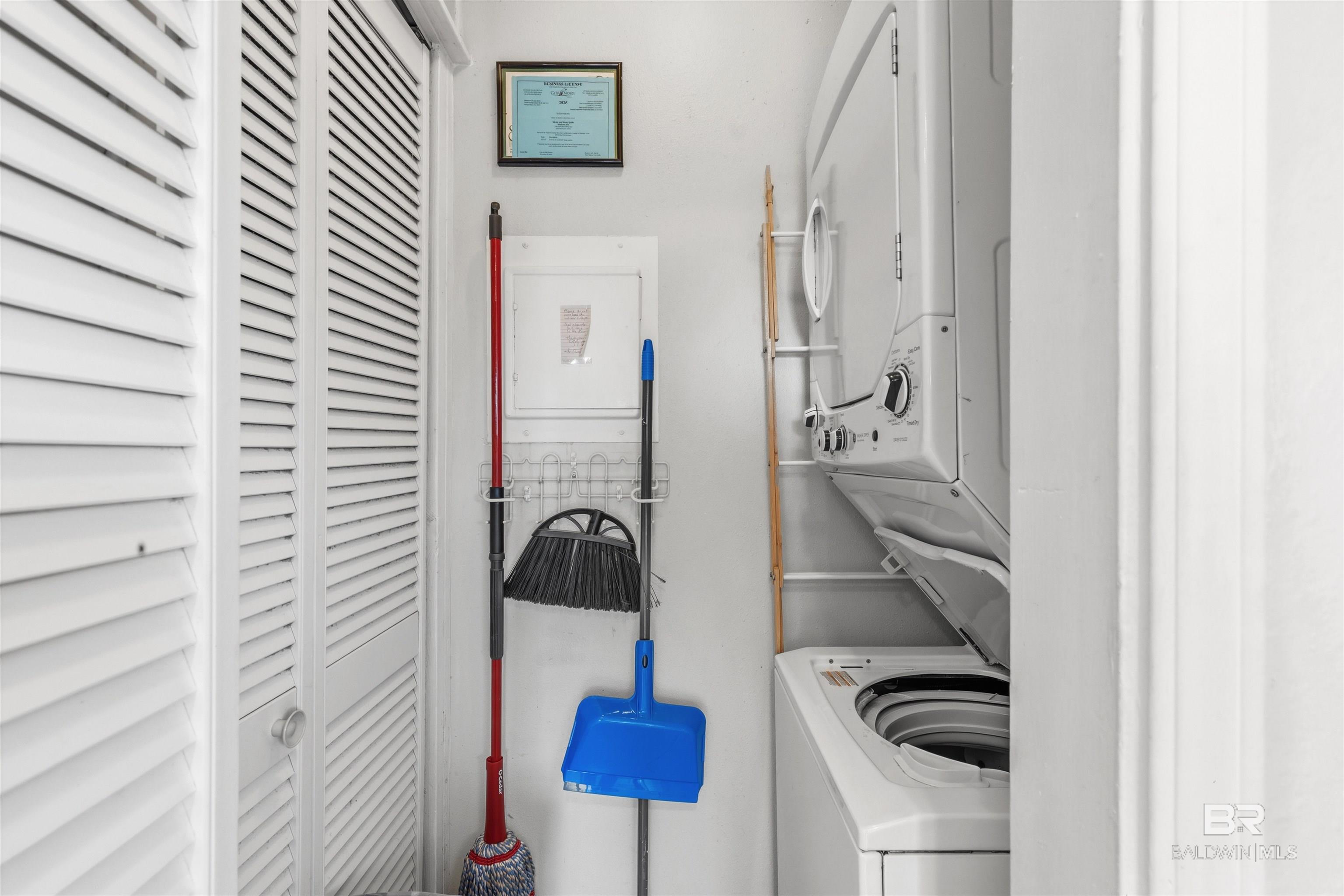 https://zimg.paragon.ice.com/ParagonImages/Property/PG/BCAR/396564/10/0/0/dffe95984a3ff3117d2db37edb4f7ecd/7/e536567f9db44a16afe3d702228b1b0b/396564-4b76f238-2a04-4afb-a1b7-2e1d15098906.JPG